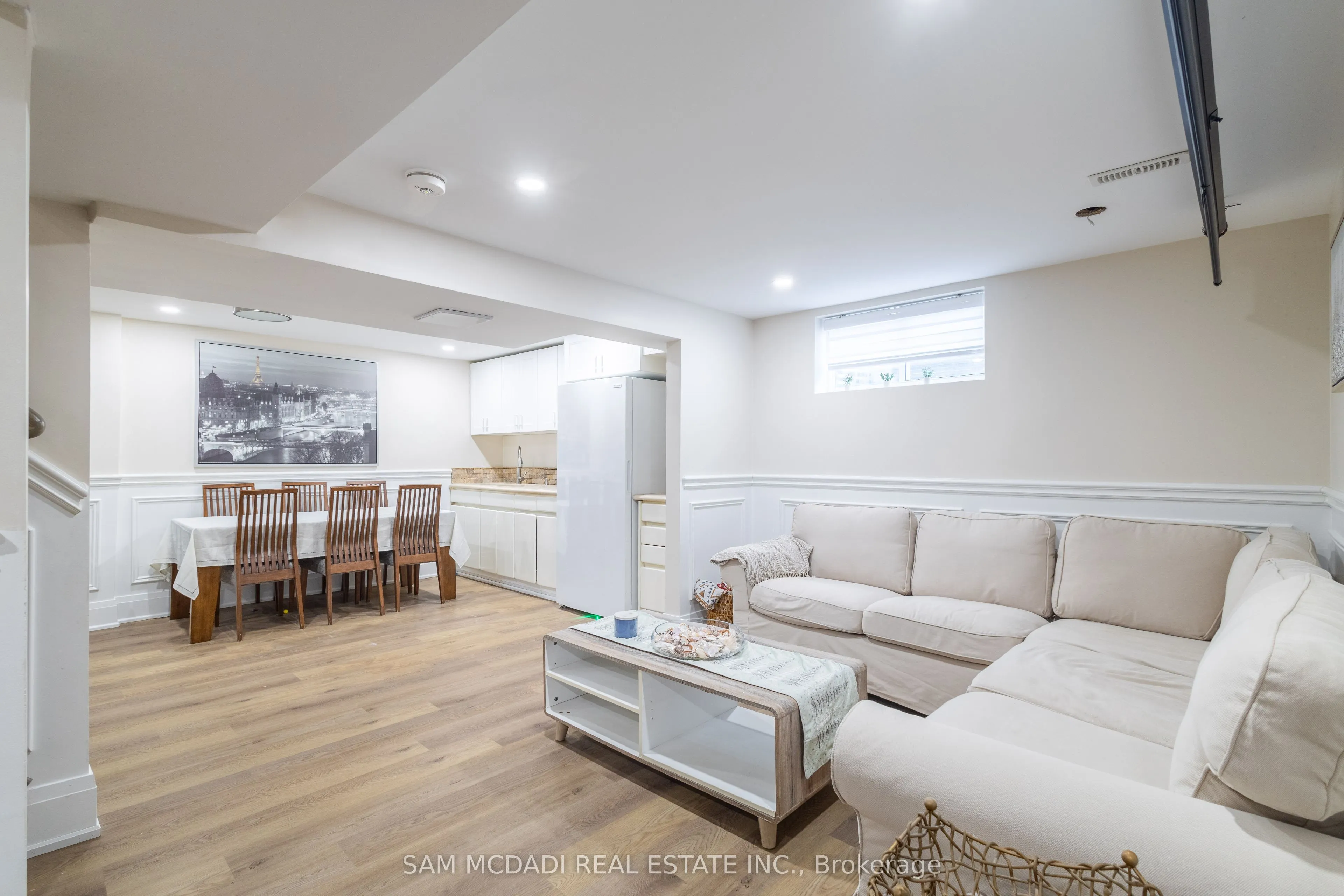 1270 Saginaw Crescent