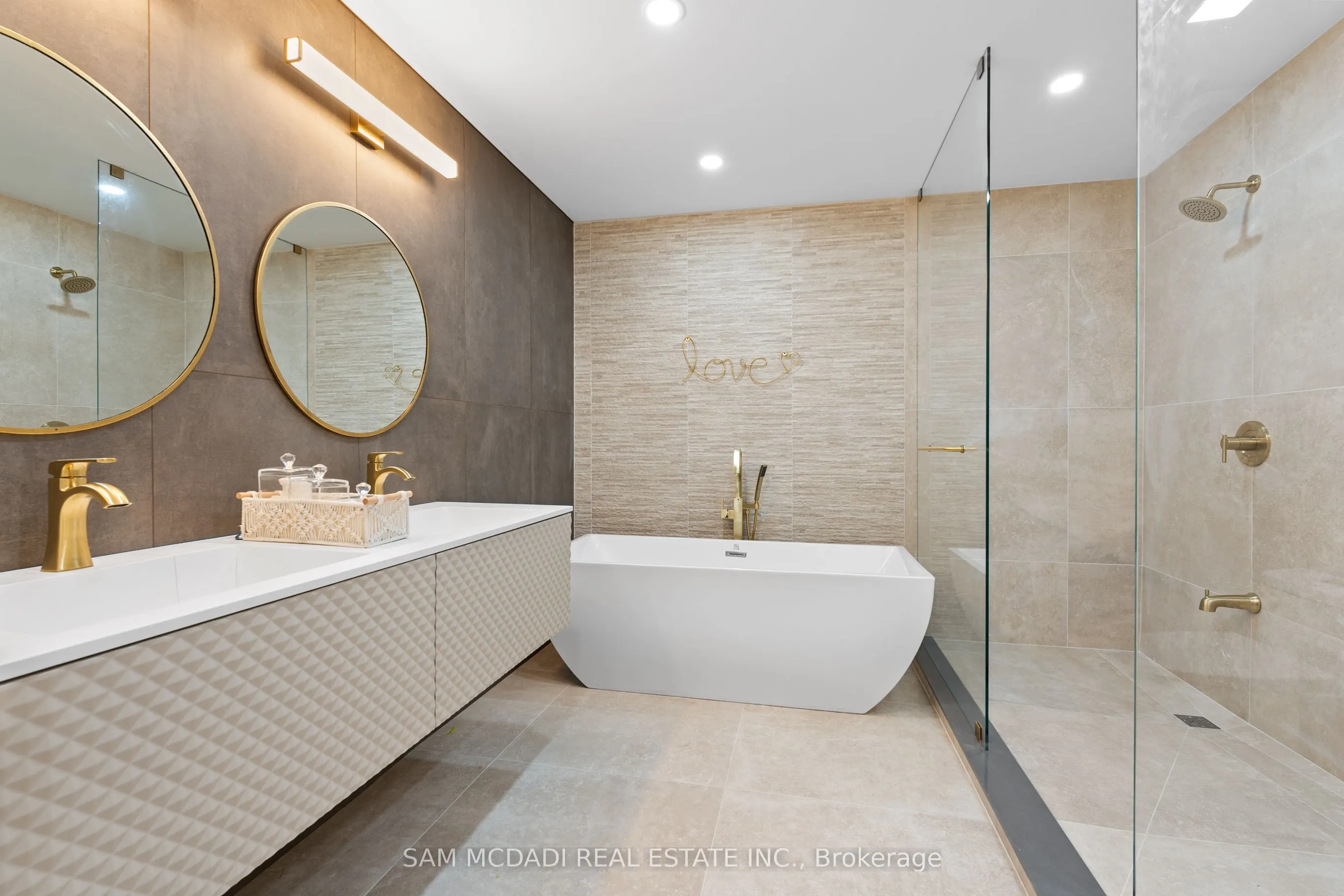 1270 Saginaw Crescent