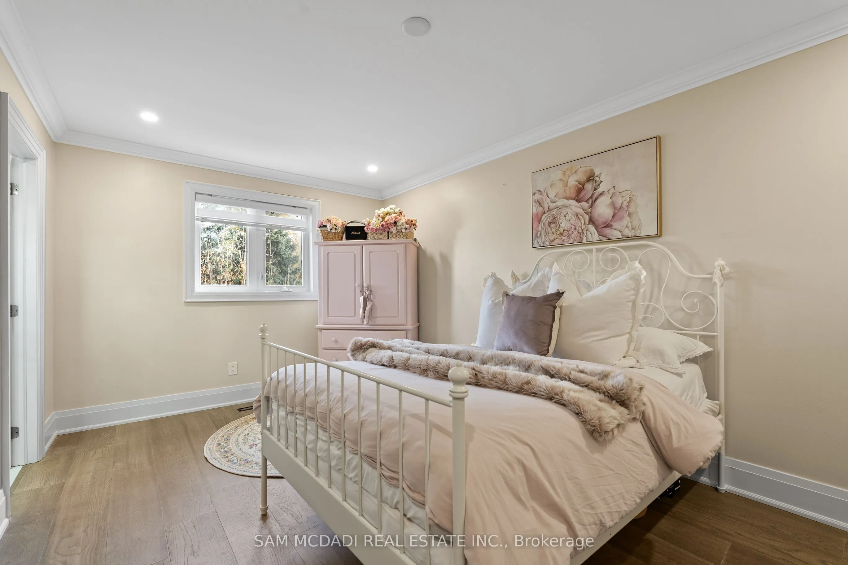 1270 Saginaw Crescent
