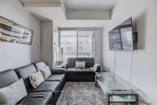 760 The Queens Way, #212
