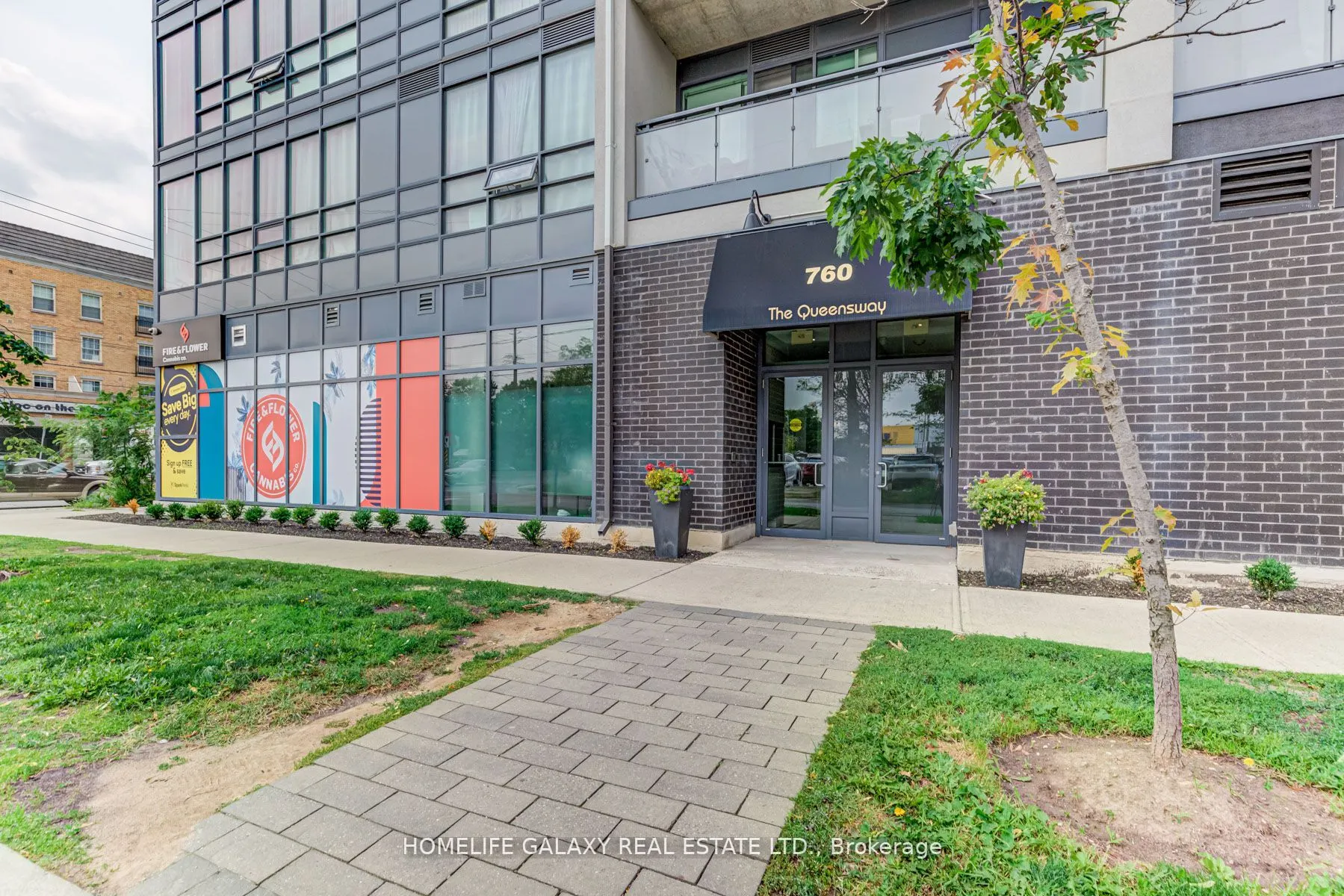 760 The Queens Way, #212