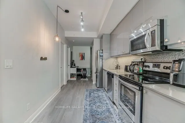 760 The Queens Way, #212