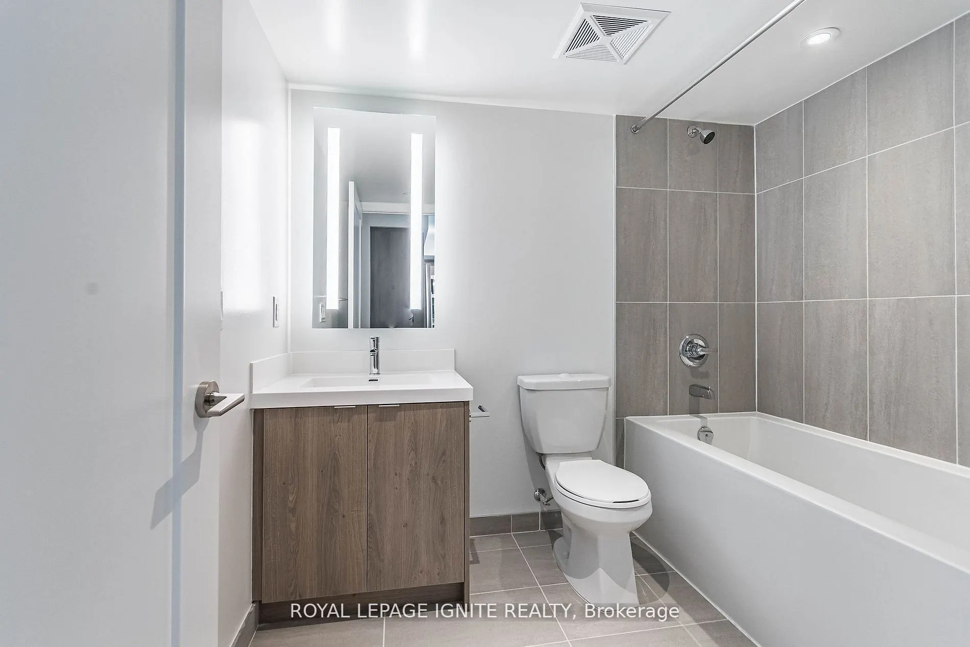 5 Mabelle Avenue, #836