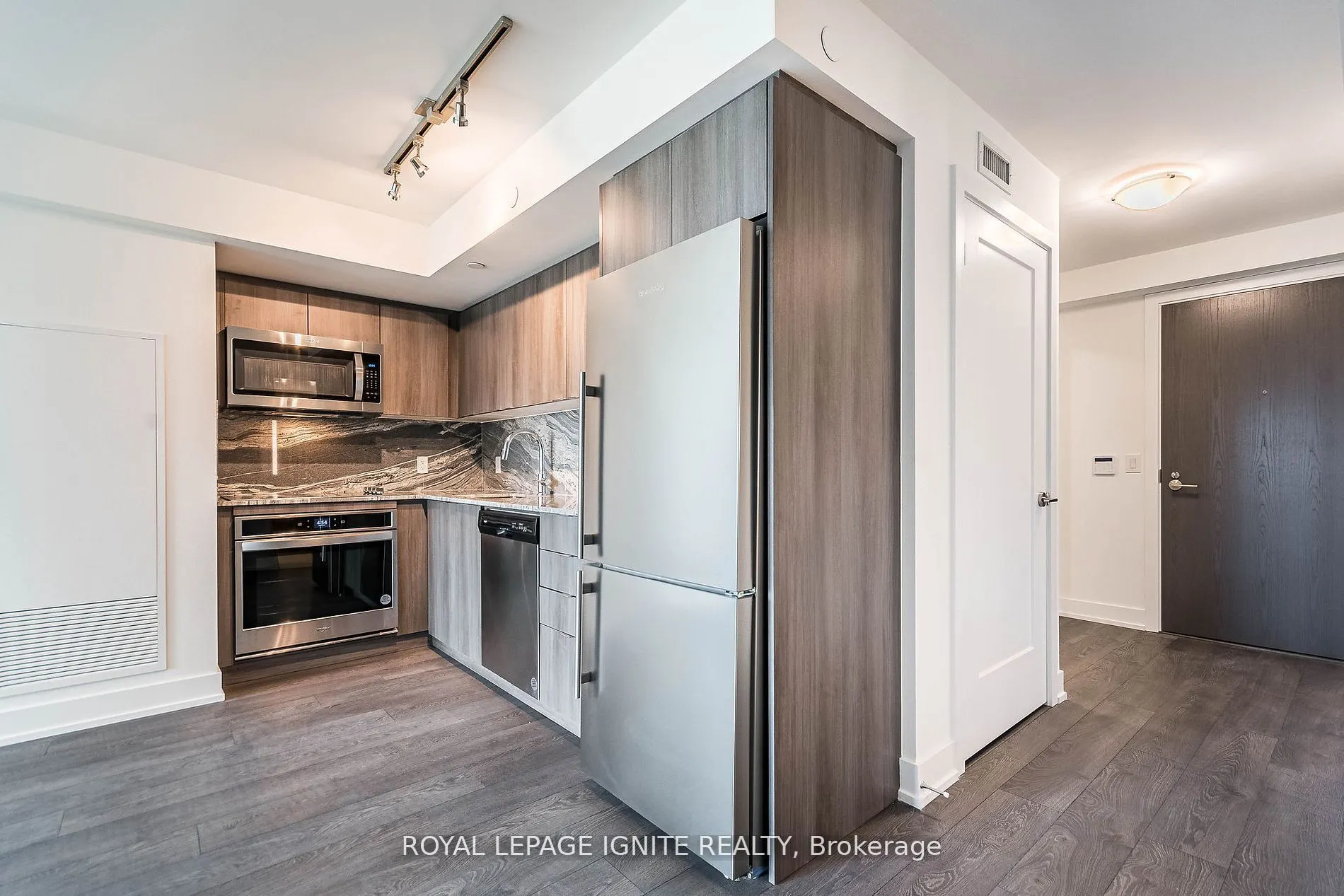 5 Mabelle Avenue, #836