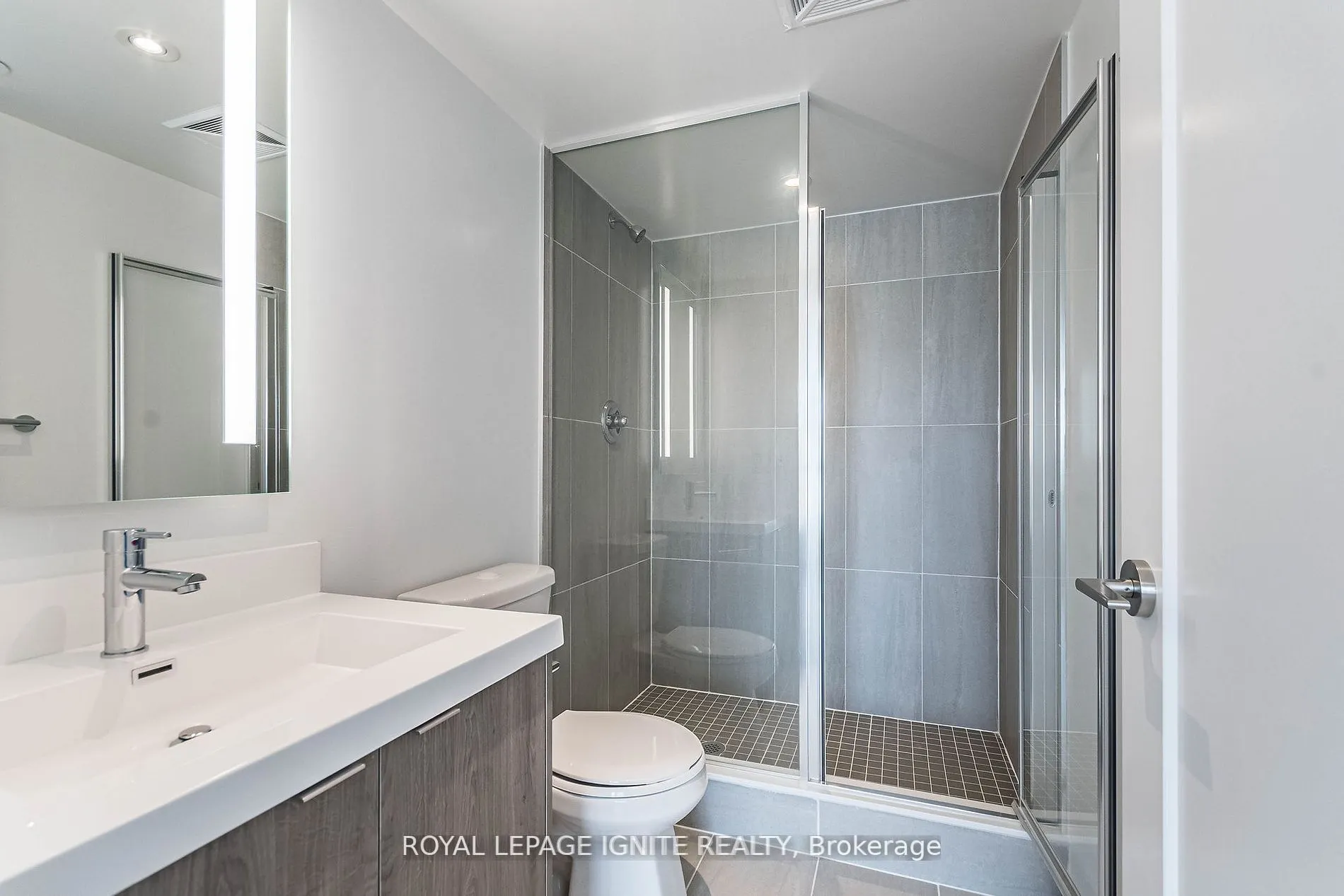 5 Mabelle Avenue, #836