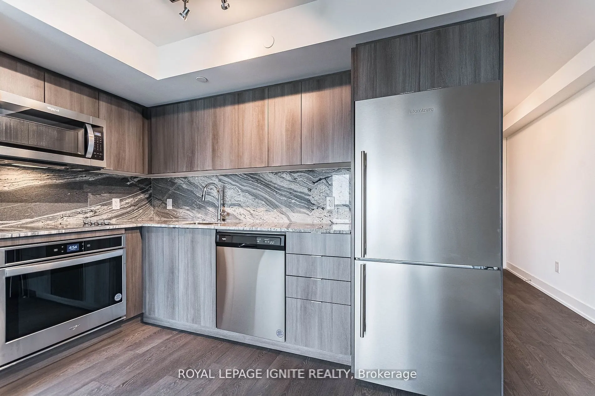 5 Mabelle Avenue, #836