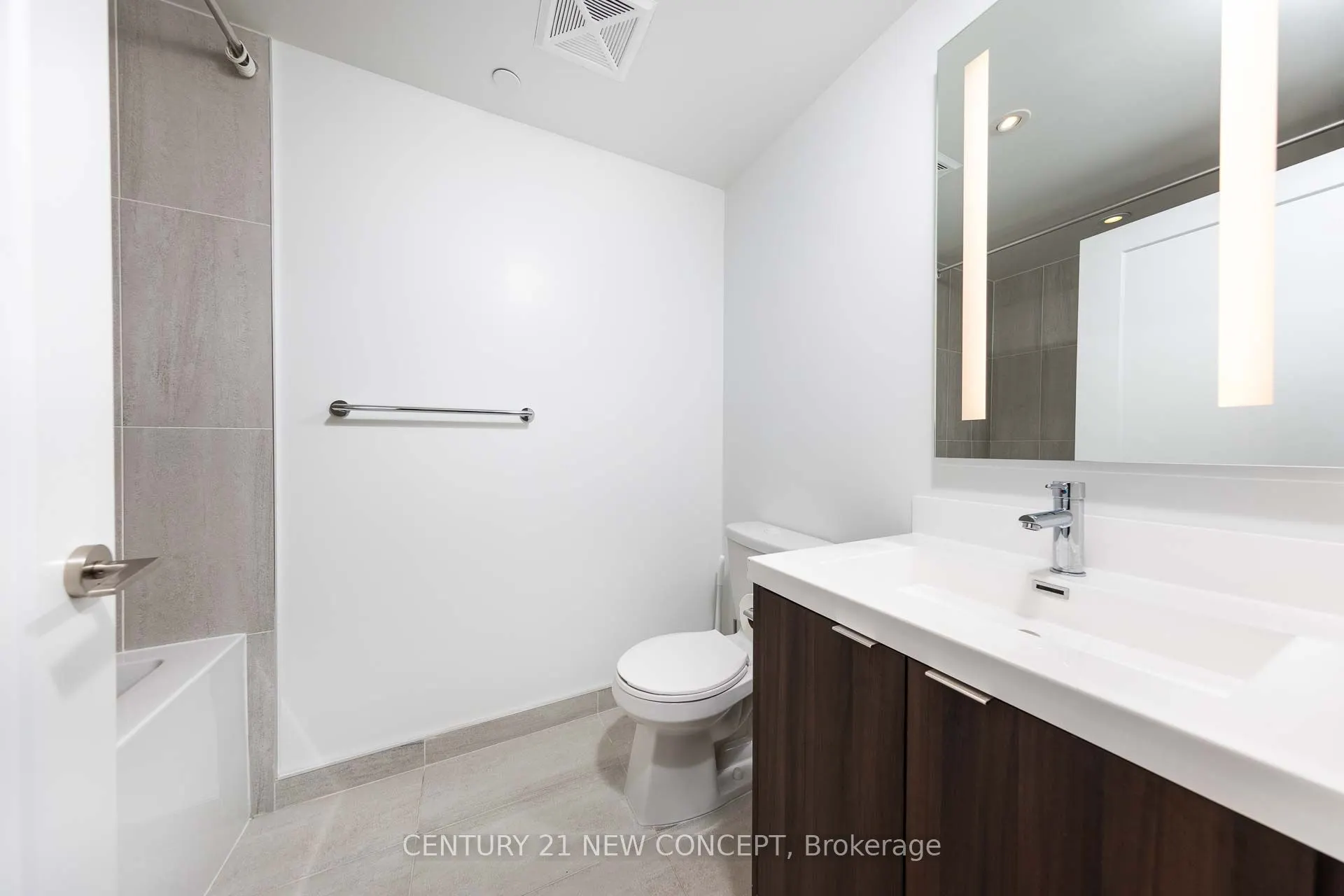 5 Mabelle Avenue #4228