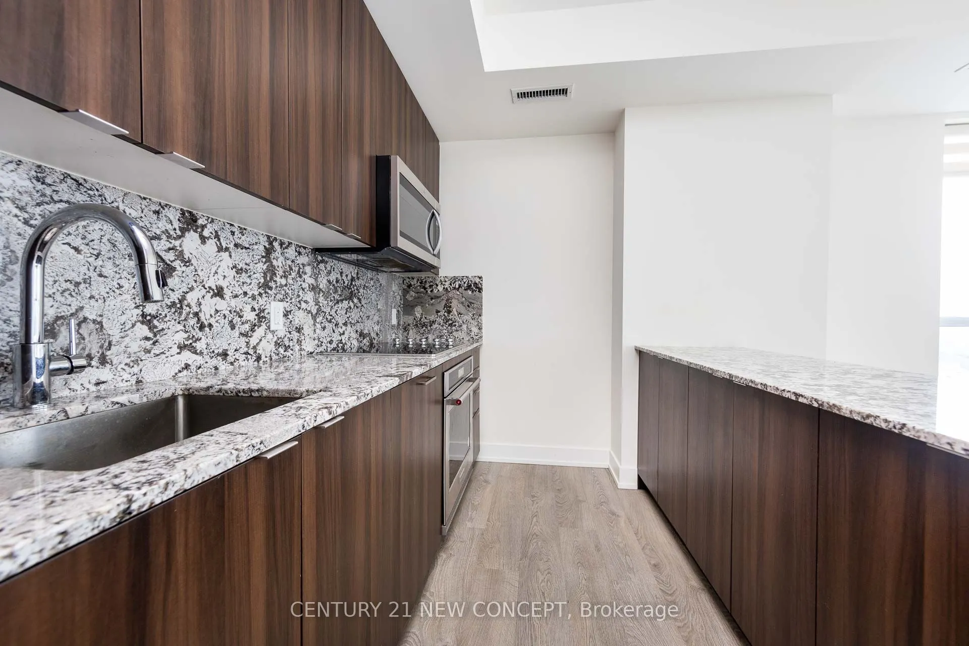 5 Mabelle Avenue #4228