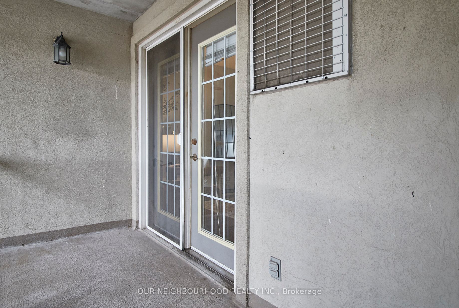 1431 Walker's Line, #208
