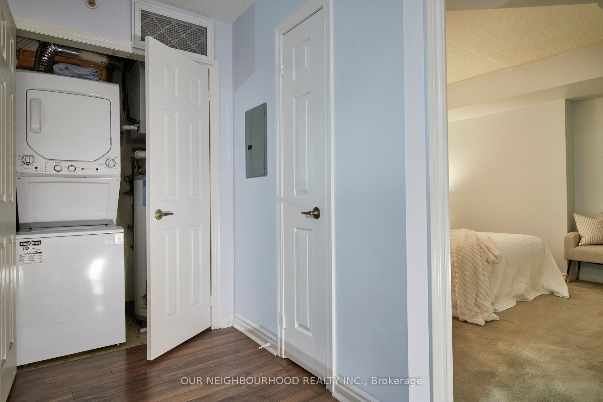 1431 Walker's Line, #208