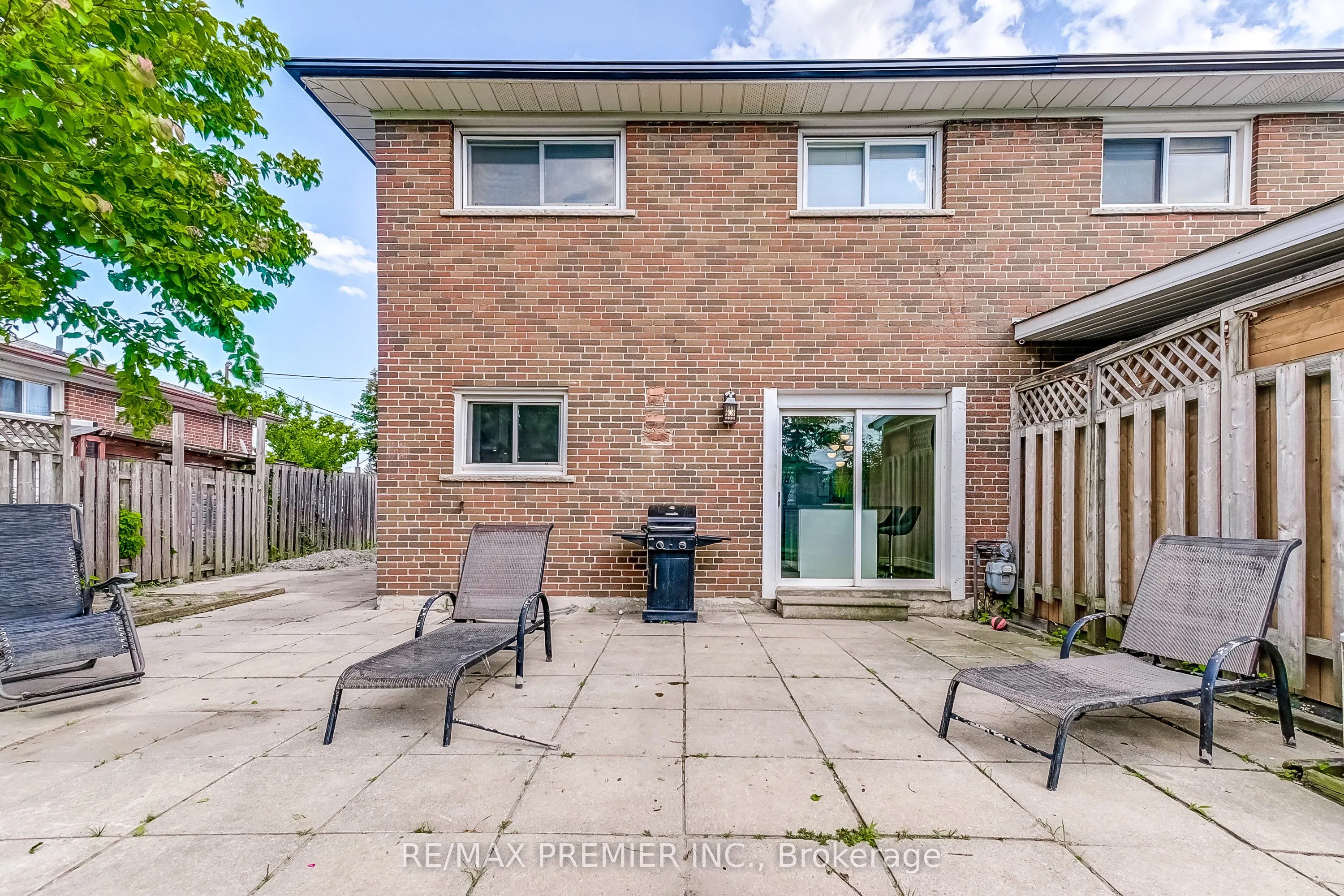 28 Navenby Crescent