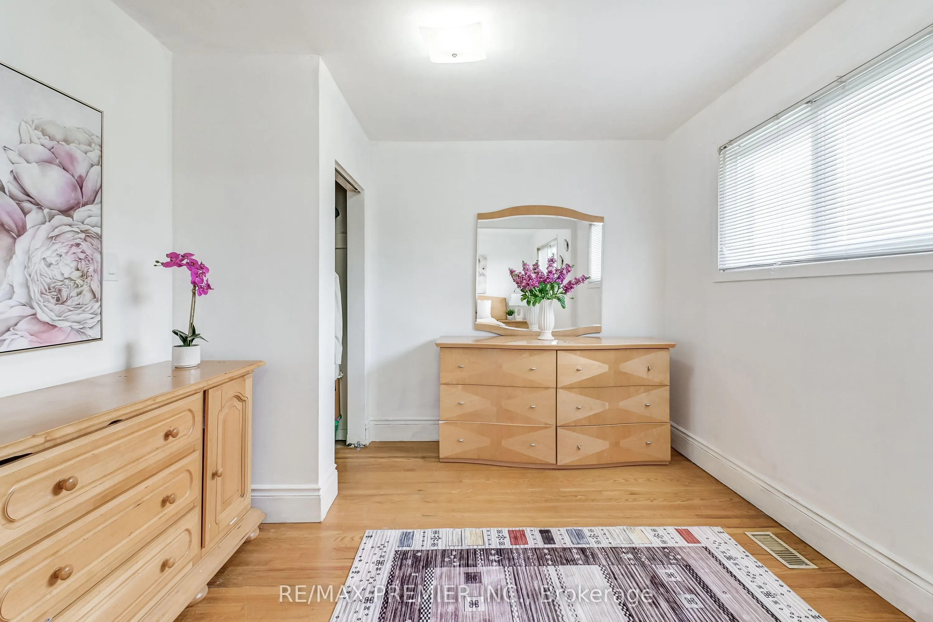 28 Navenby Crescent