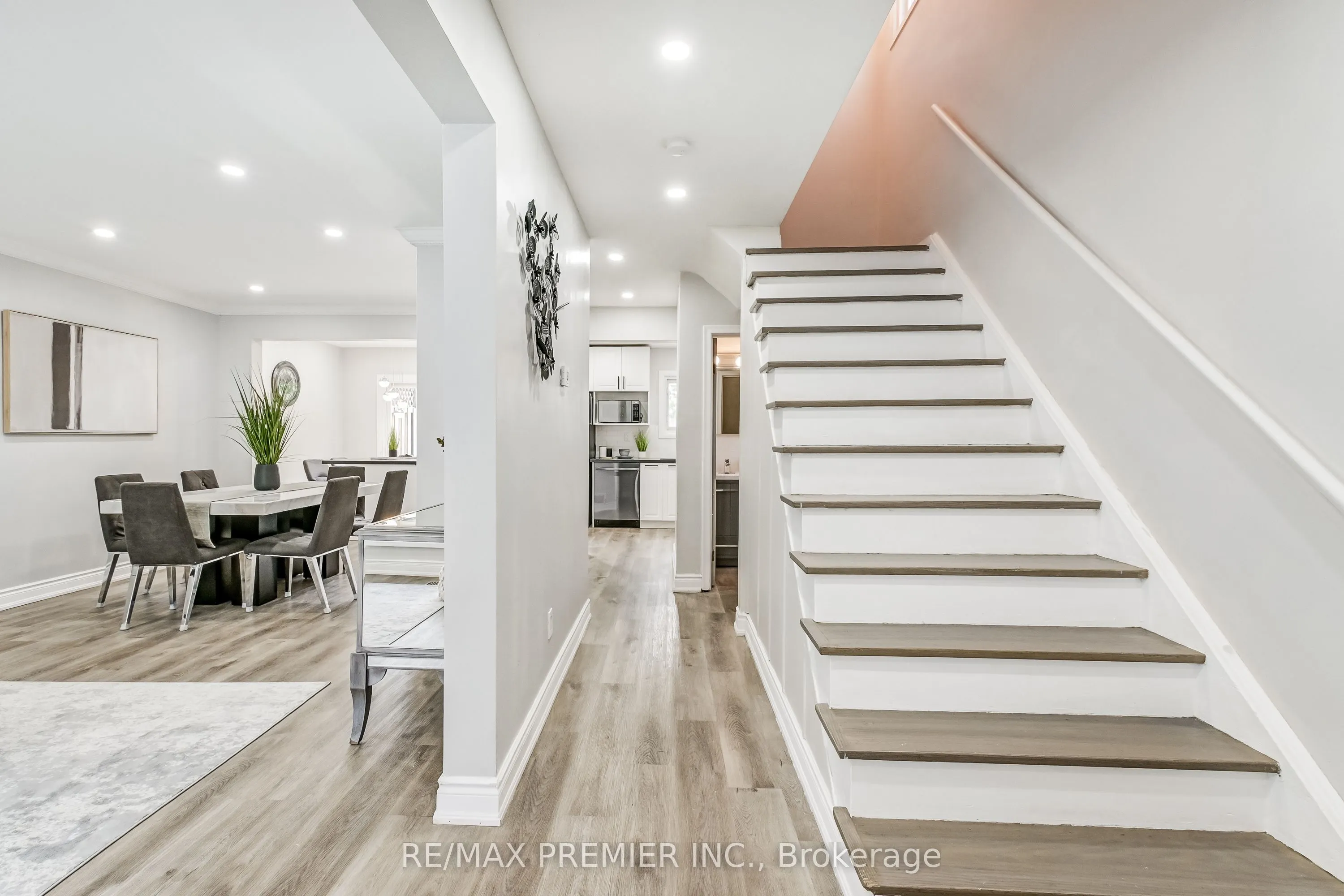 28 Navenby Crescent