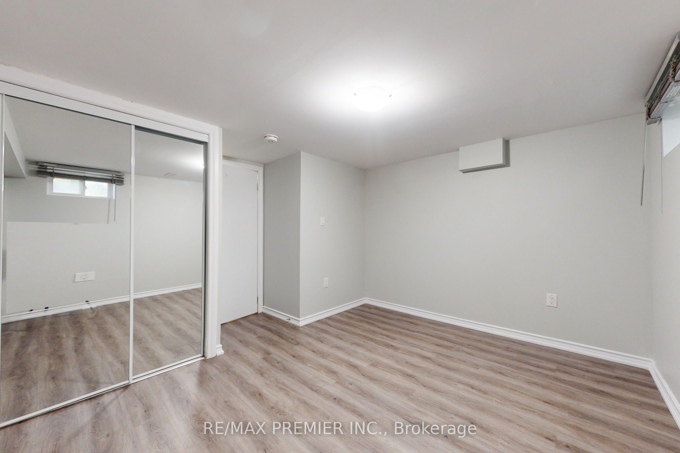 3 Gretna Drive