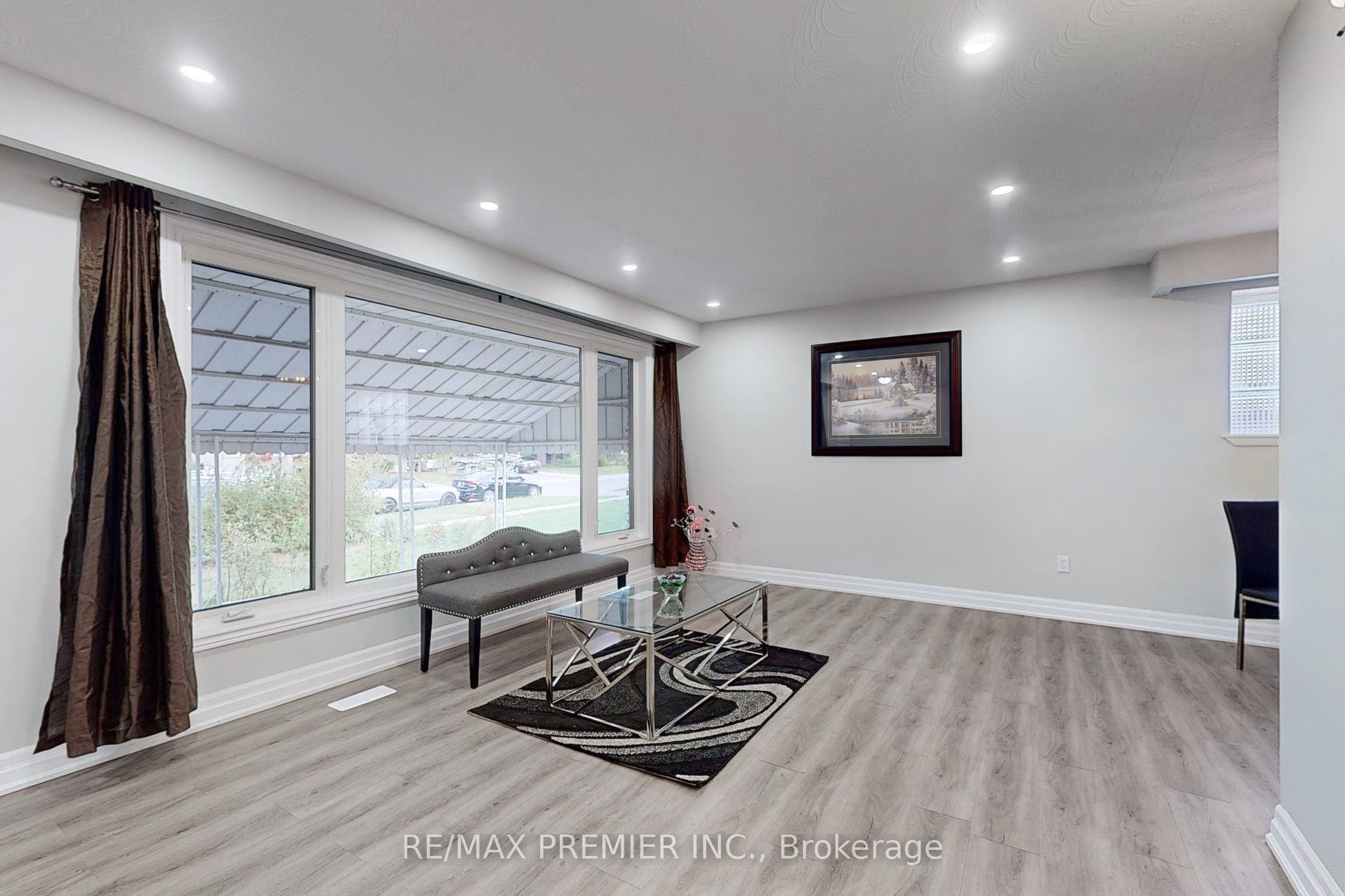3 Gretna Drive