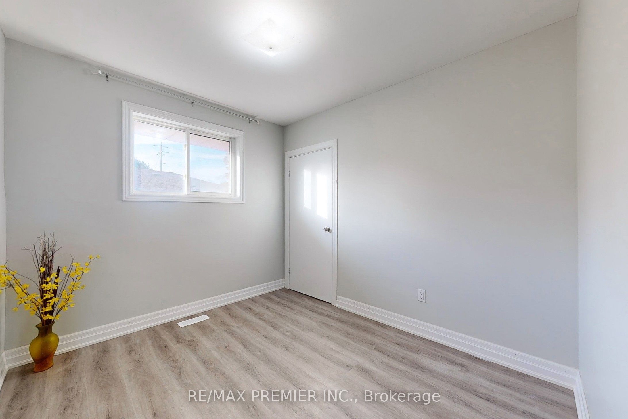 3 Gretna Drive