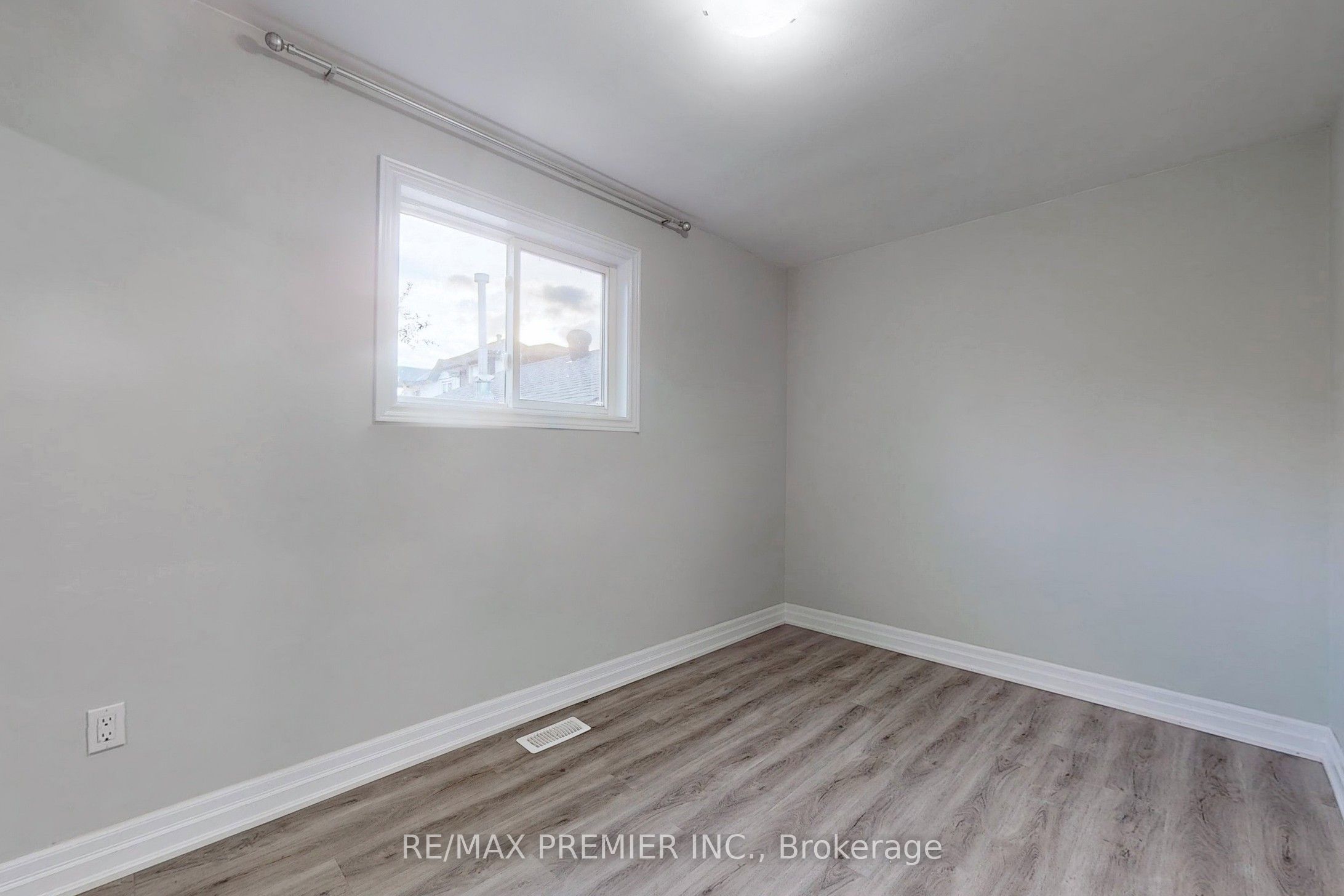 3 Gretna Drive