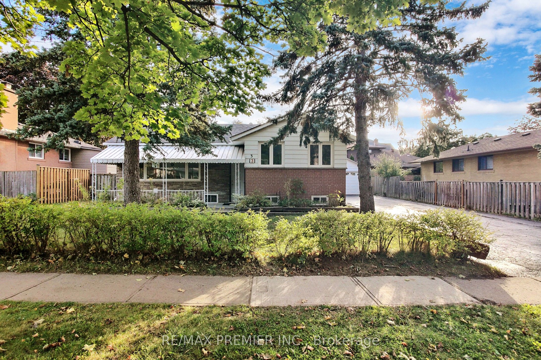 3 Gretna Drive