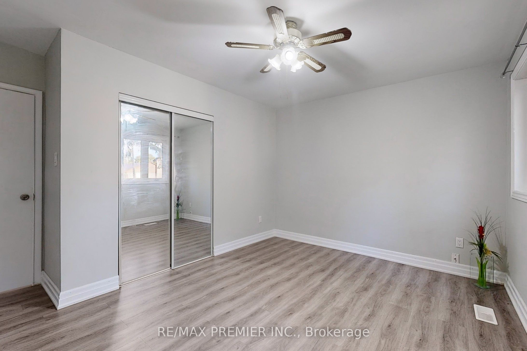 3 Gretna Drive