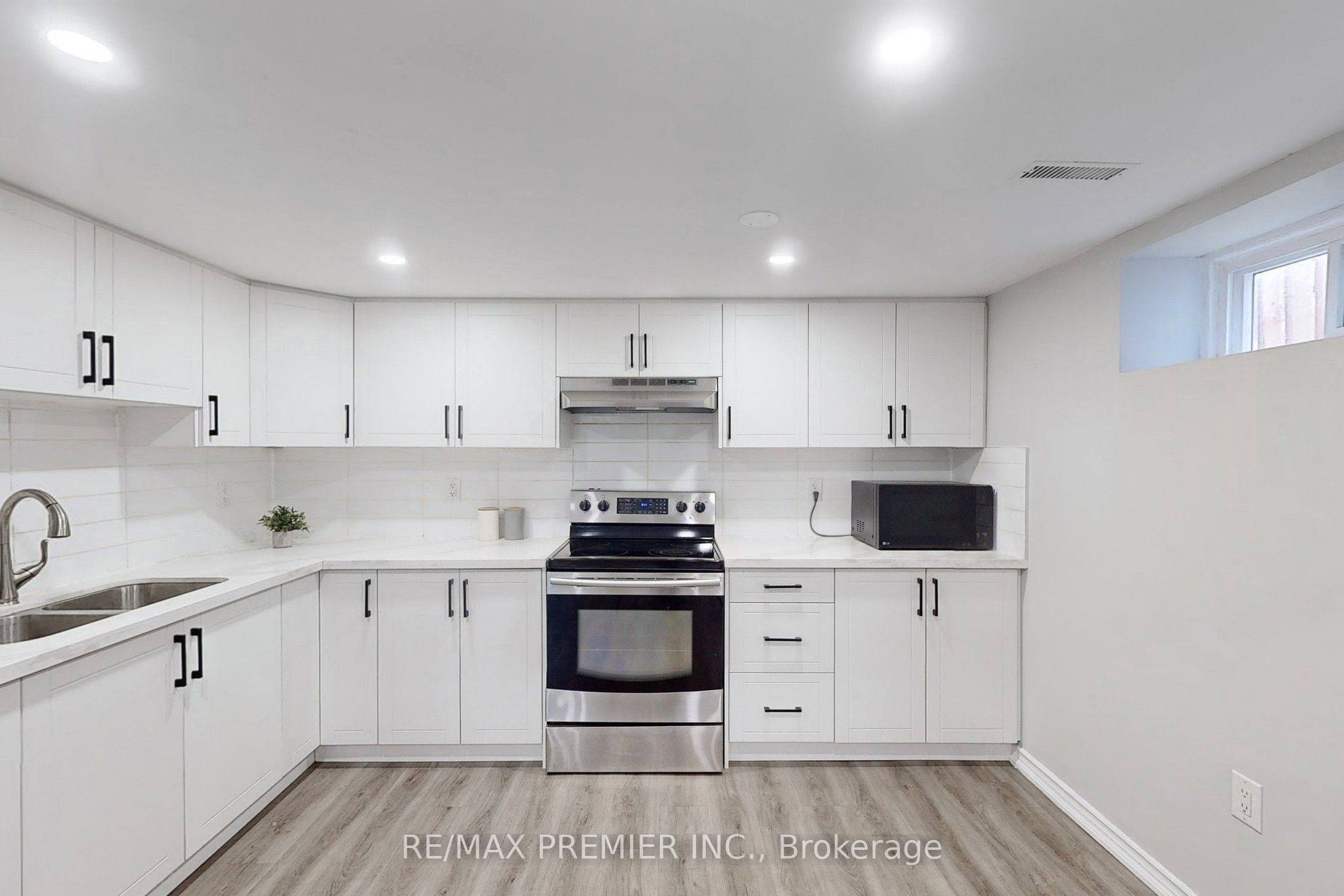 3 Gretna Drive