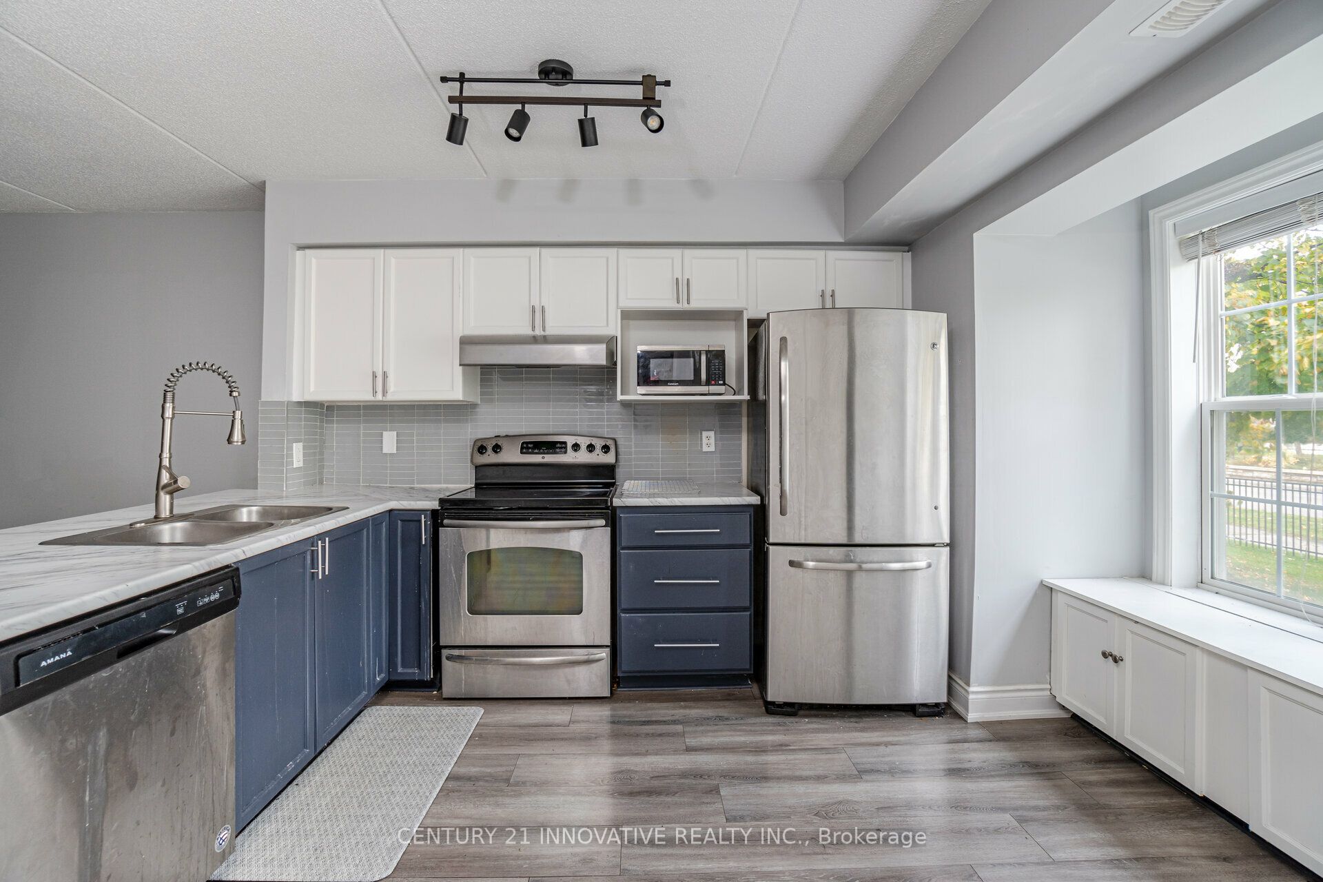 1491 Maple Avenue, #111