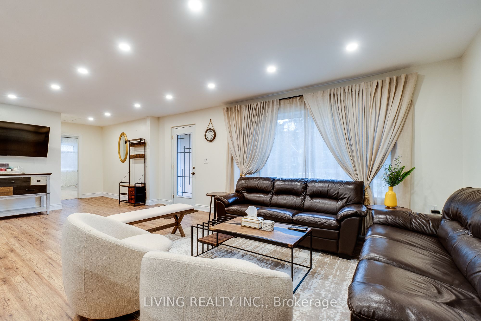 208 Glen Oak Drive