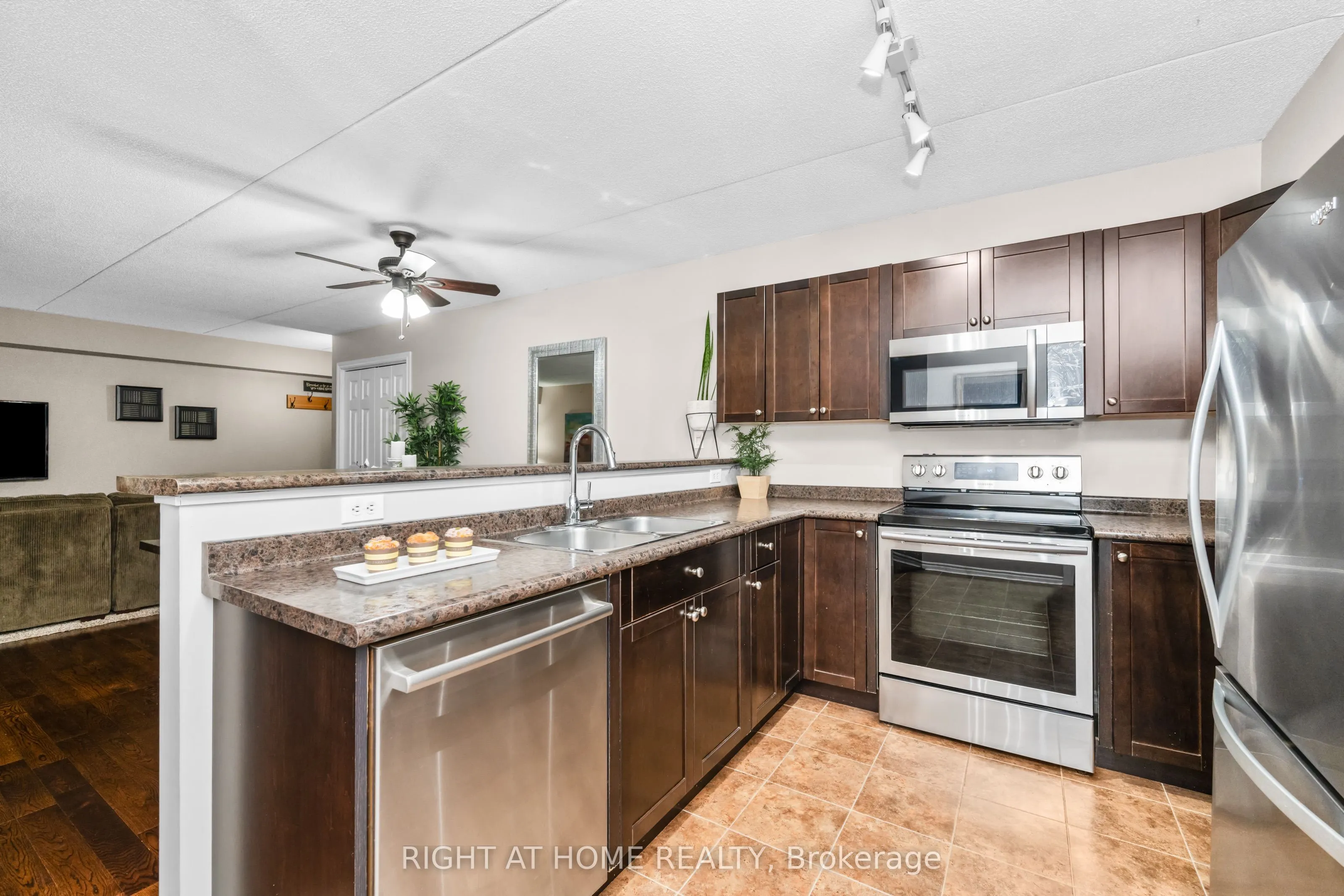 1451 Walker's Line, #315