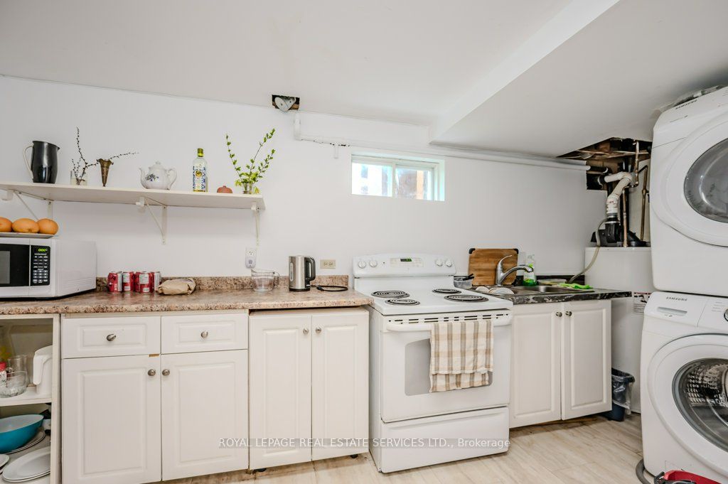 367 Yale Crescent