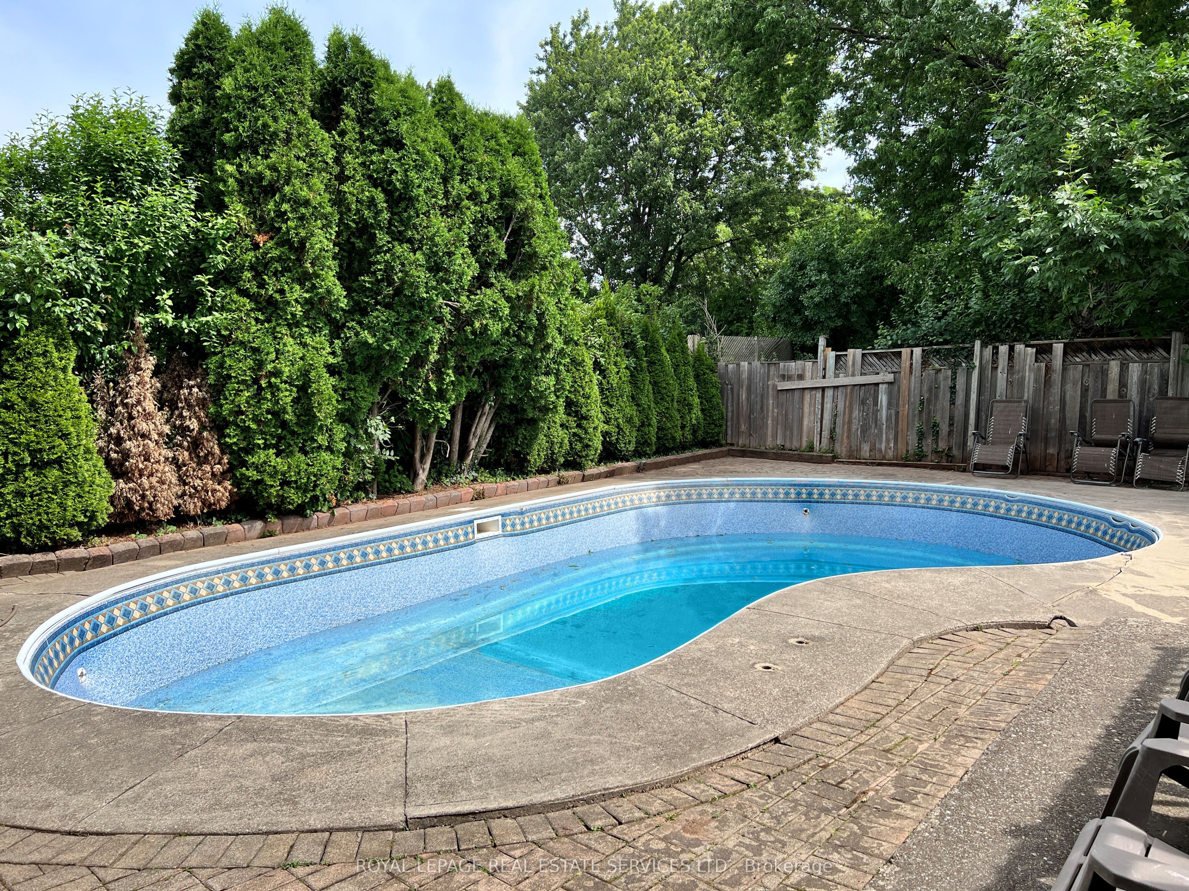 367 Yale Crescent