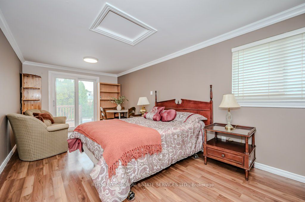 367 Yale Crescent