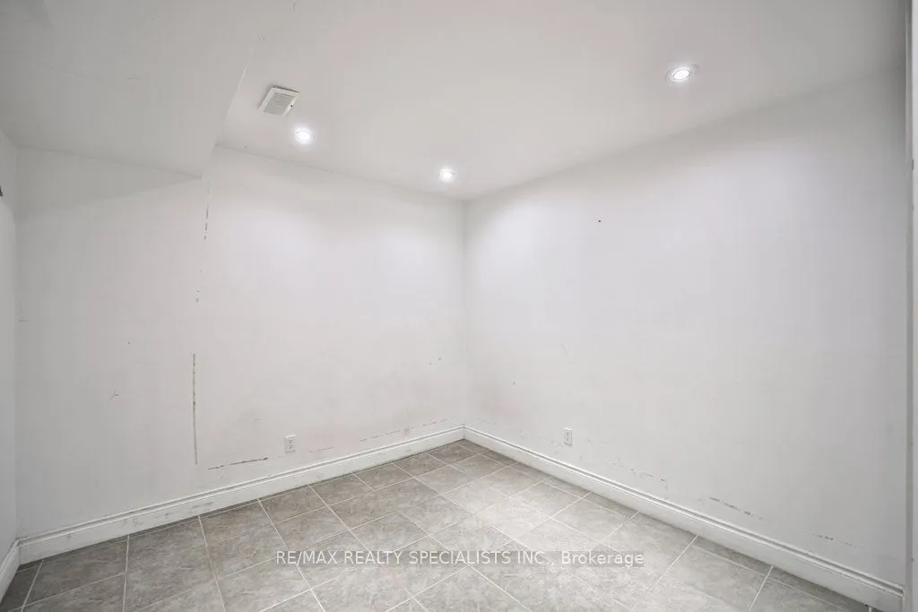 17 Pathmaster Road