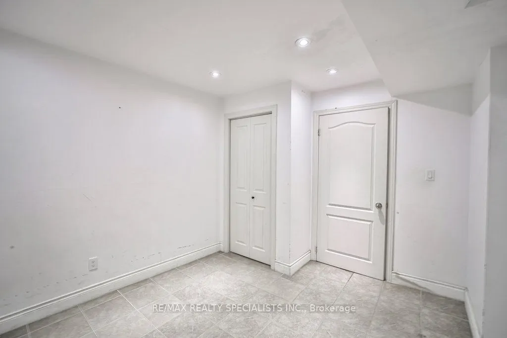 17 Pathmaster Road
