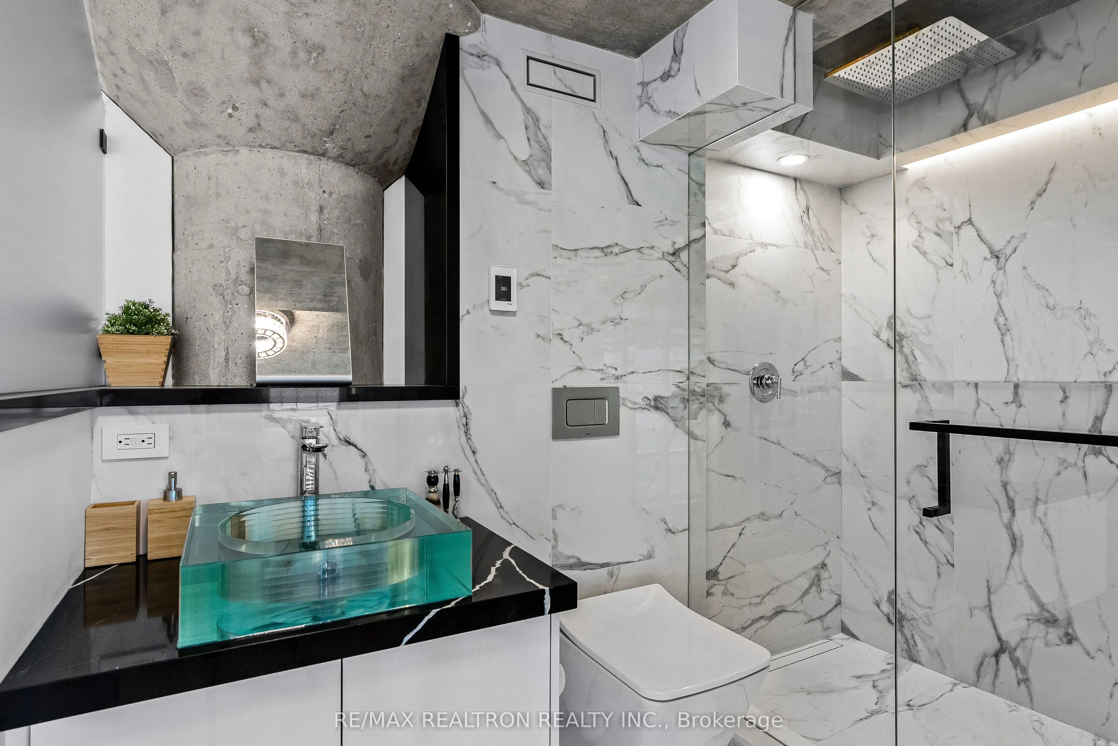 300 Manitoba Street, #311