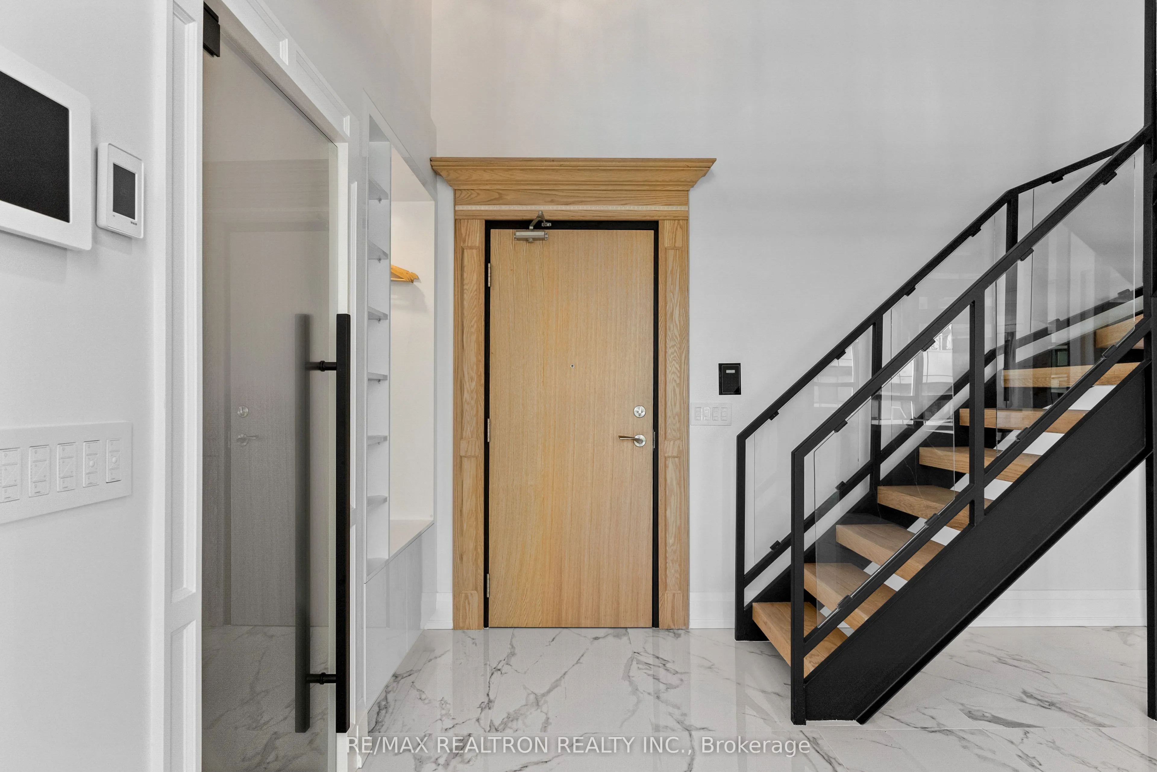 300 Manitoba Street, #311
