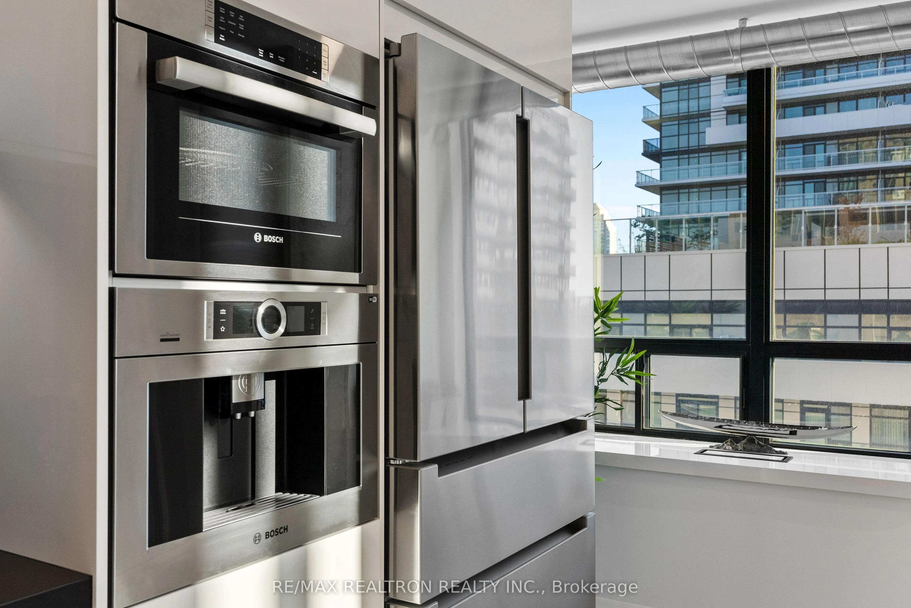300 Manitoba Street, #311