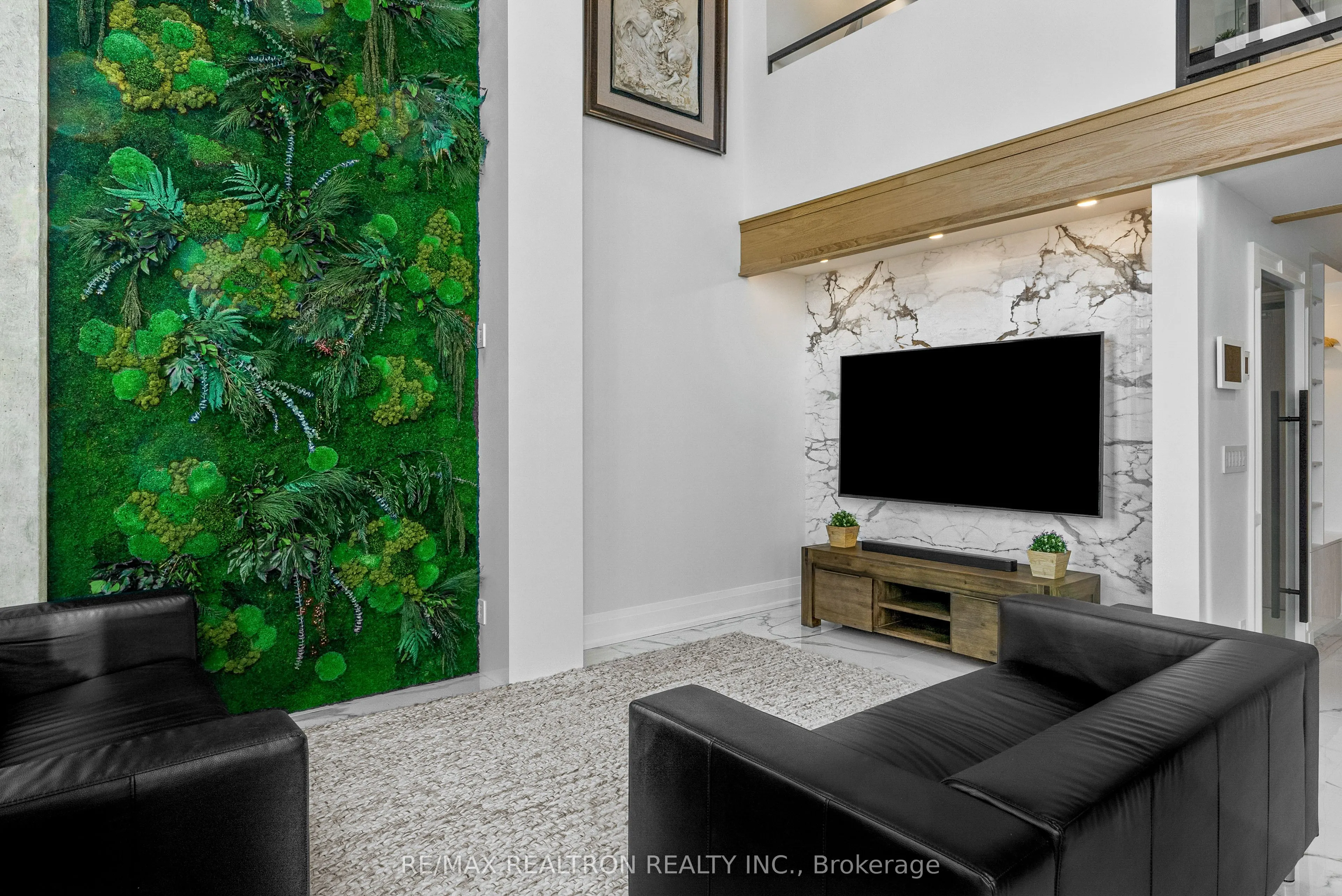 300 Manitoba Street, #311