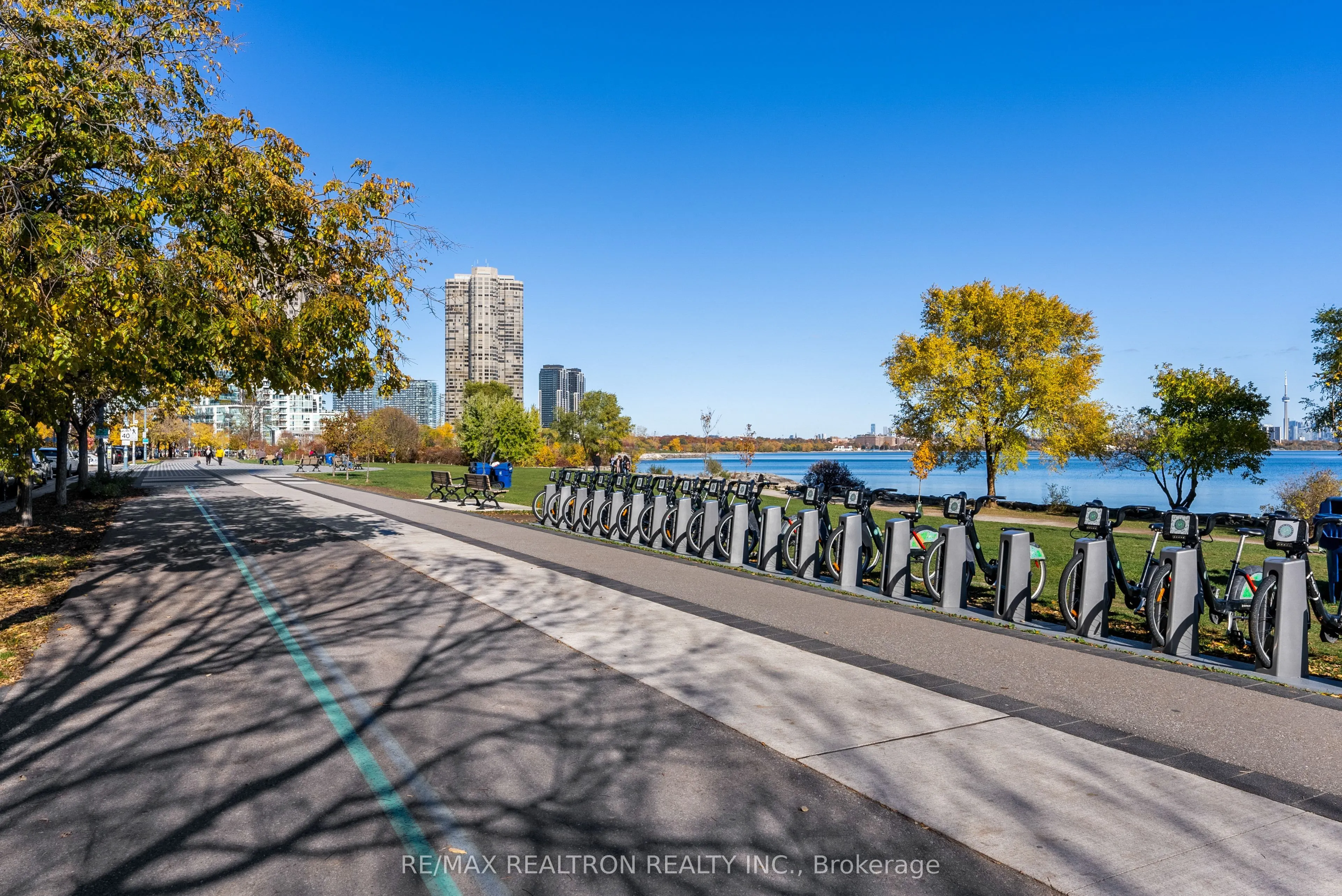 300 Manitoba Street, #311