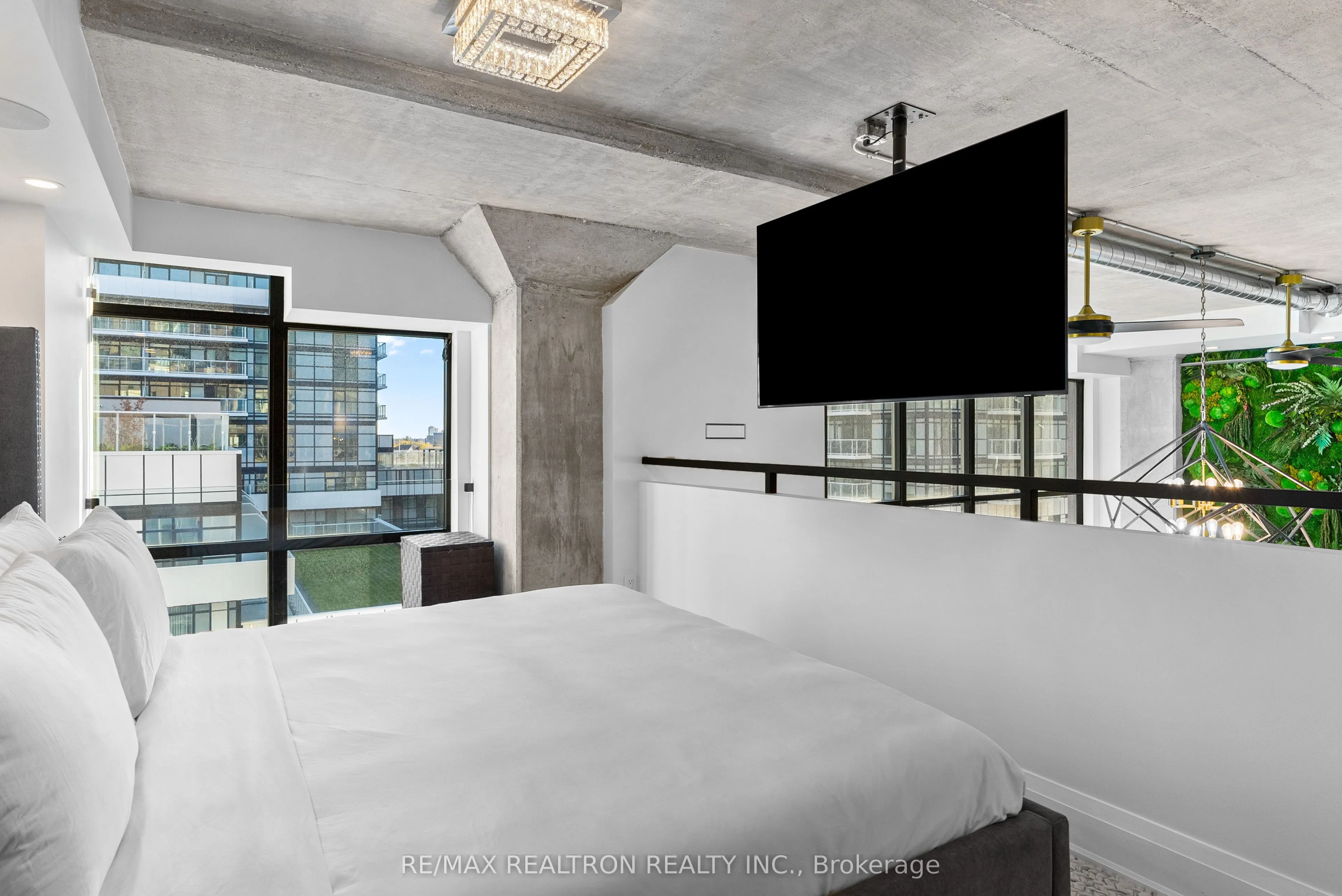 300 Manitoba Street, #311