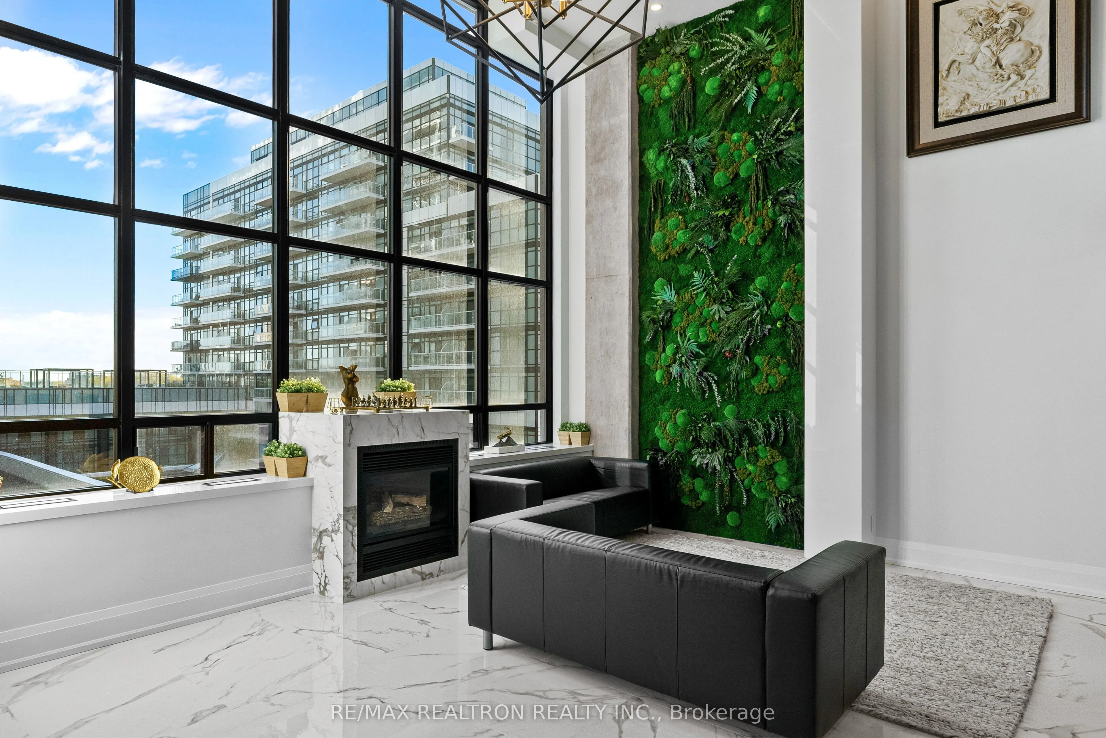 300 Manitoba Street, #311
