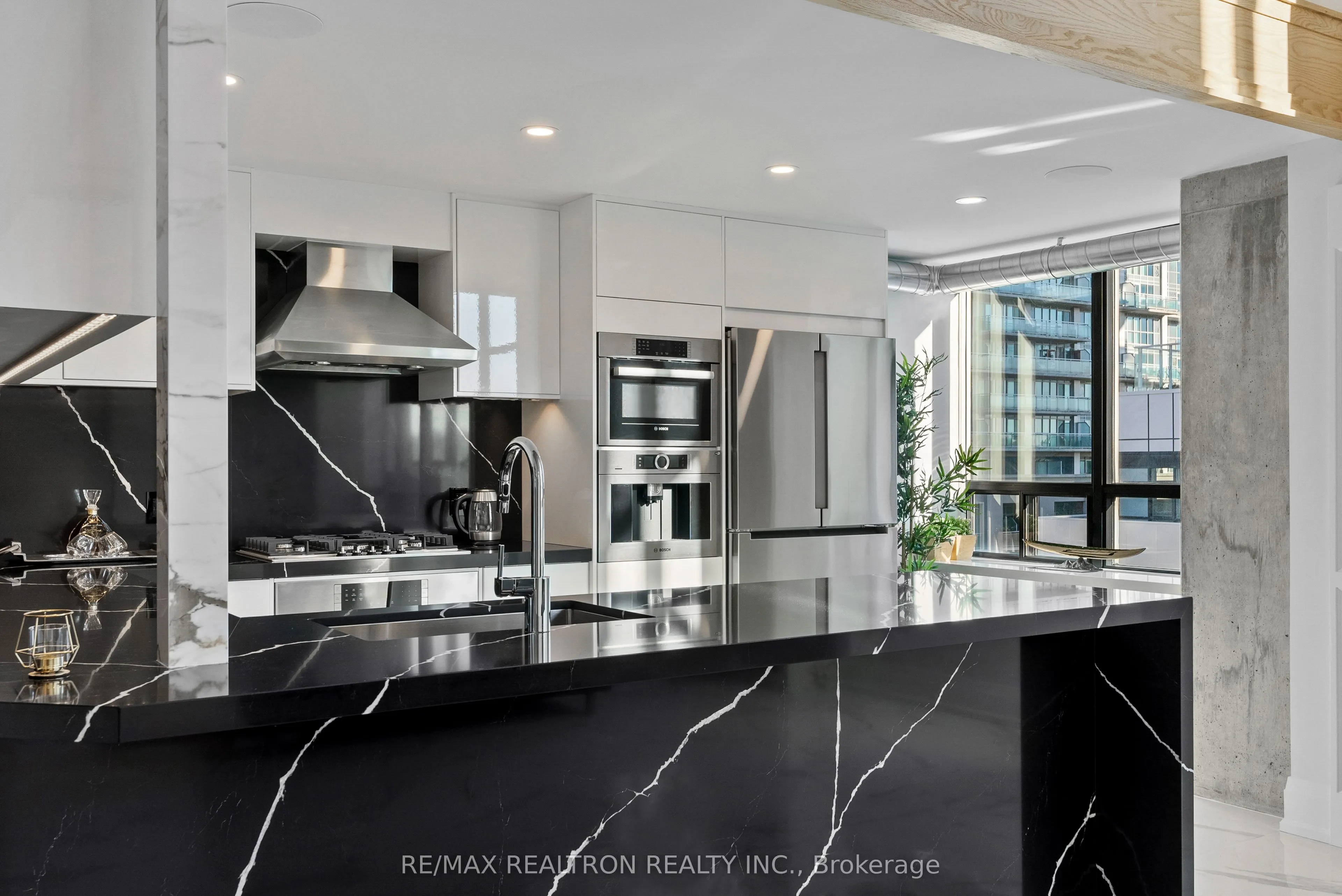 300 Manitoba Street, #311