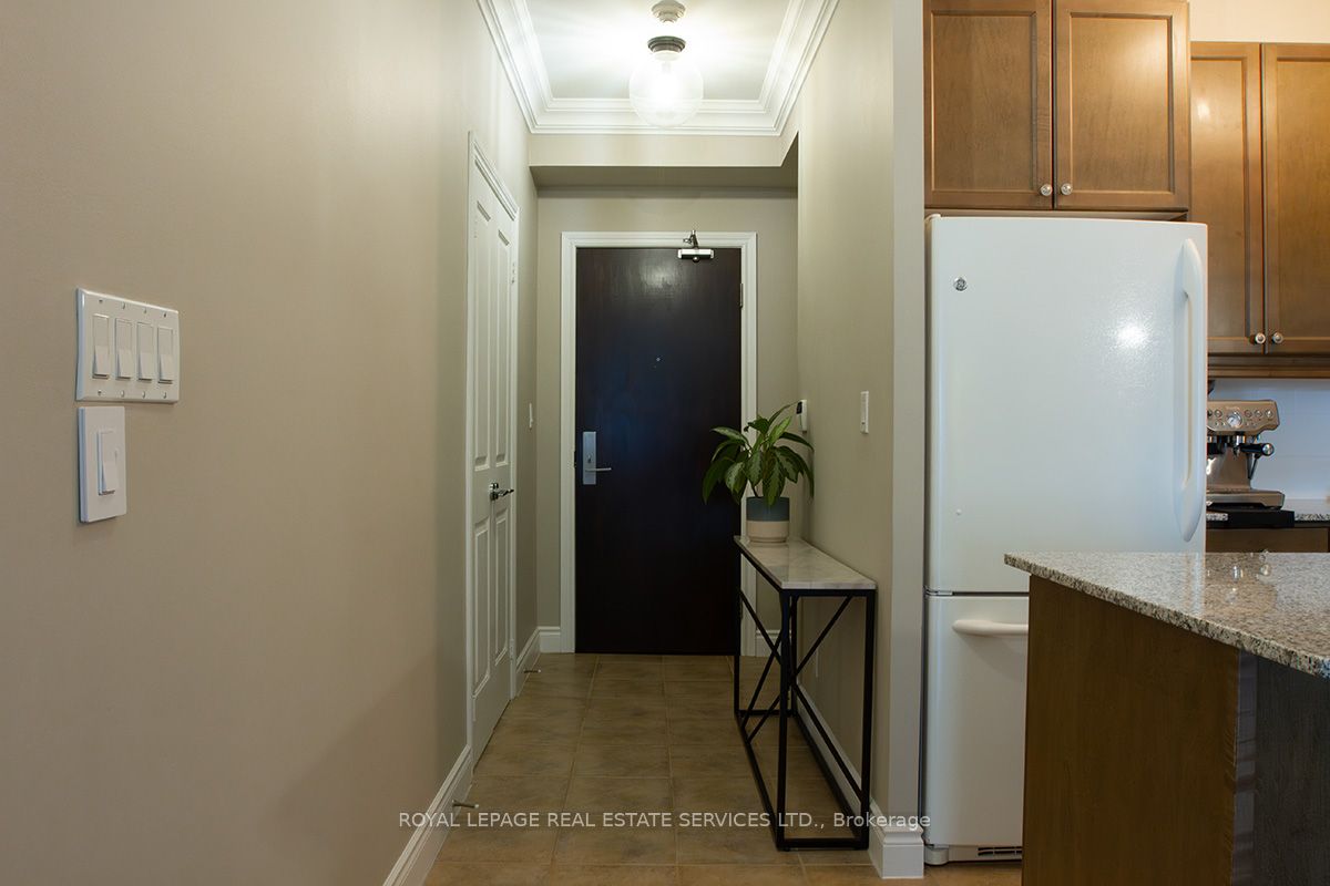 25 Earlington Avenue #219