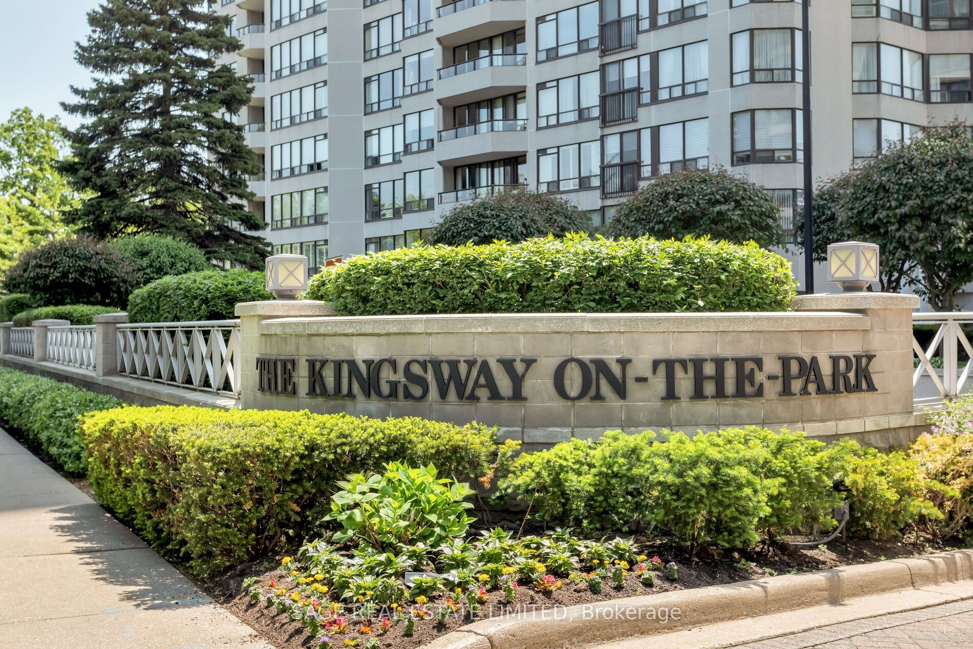 1 Aberfoyle Crescent, #807