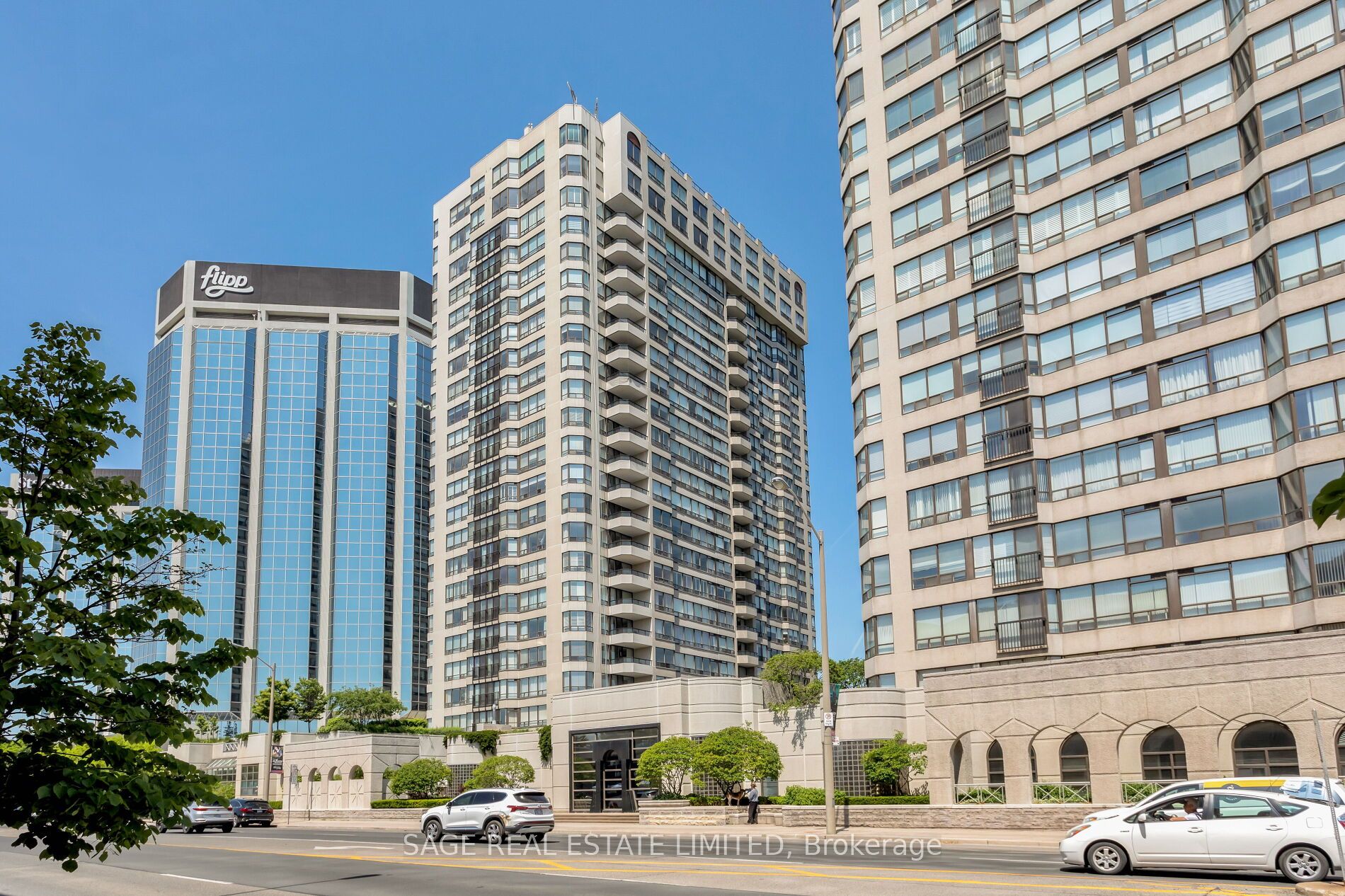 1 Aberfoyle Crescent, #807