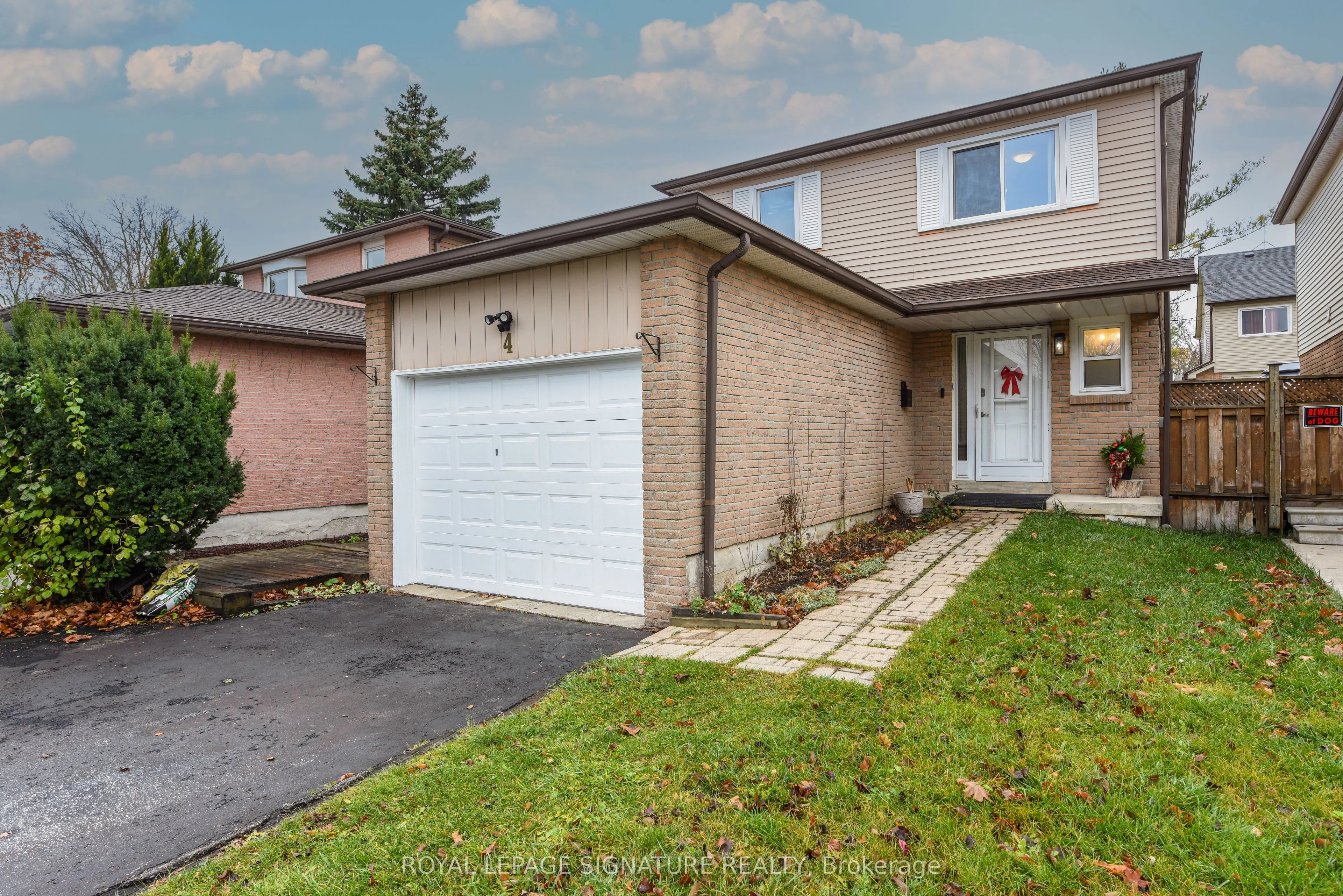4 Greenleaf Crescent