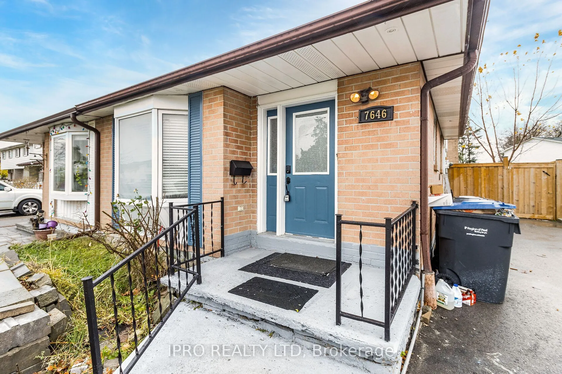 7646 Priory Crescent