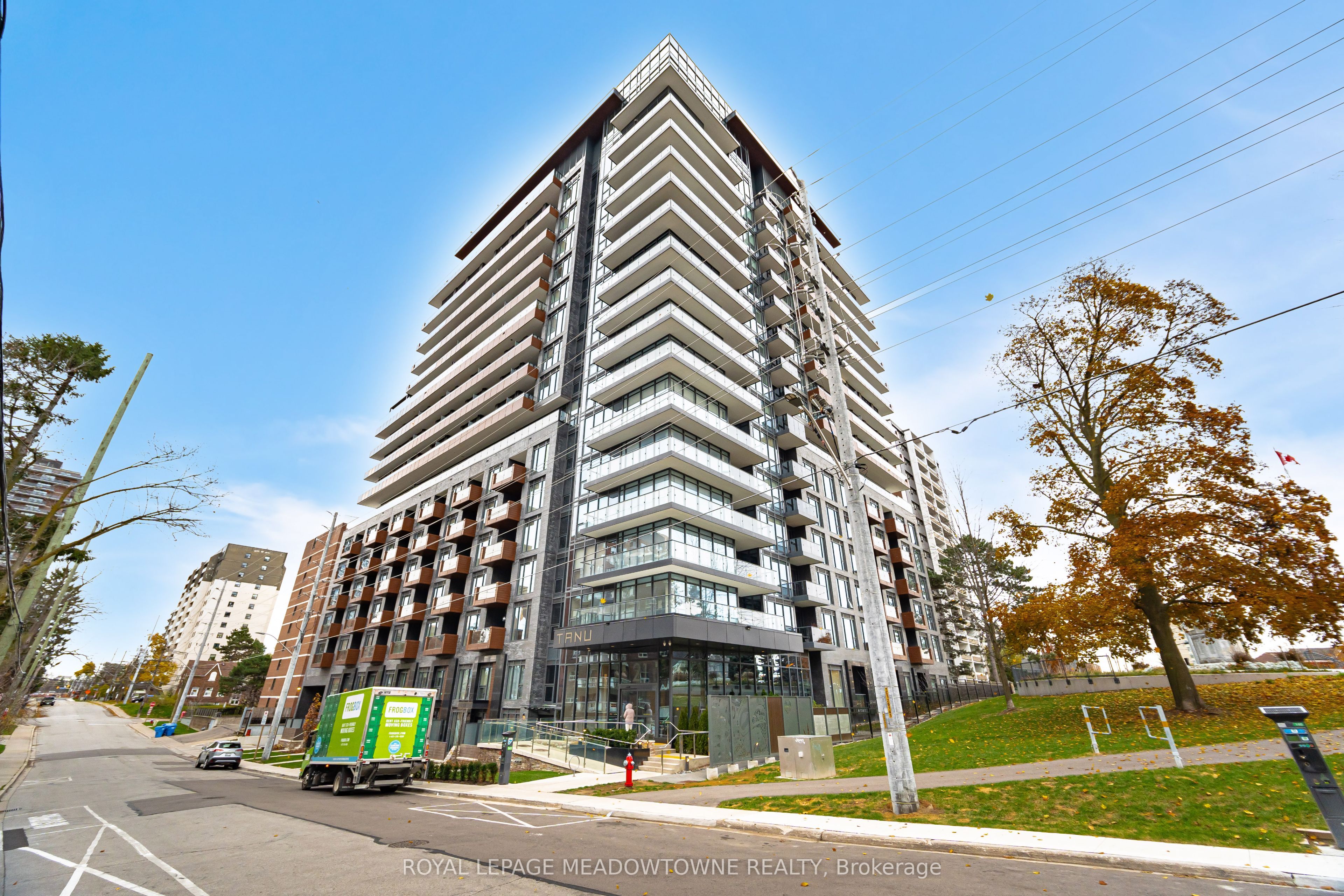 21 Park Street E, #616