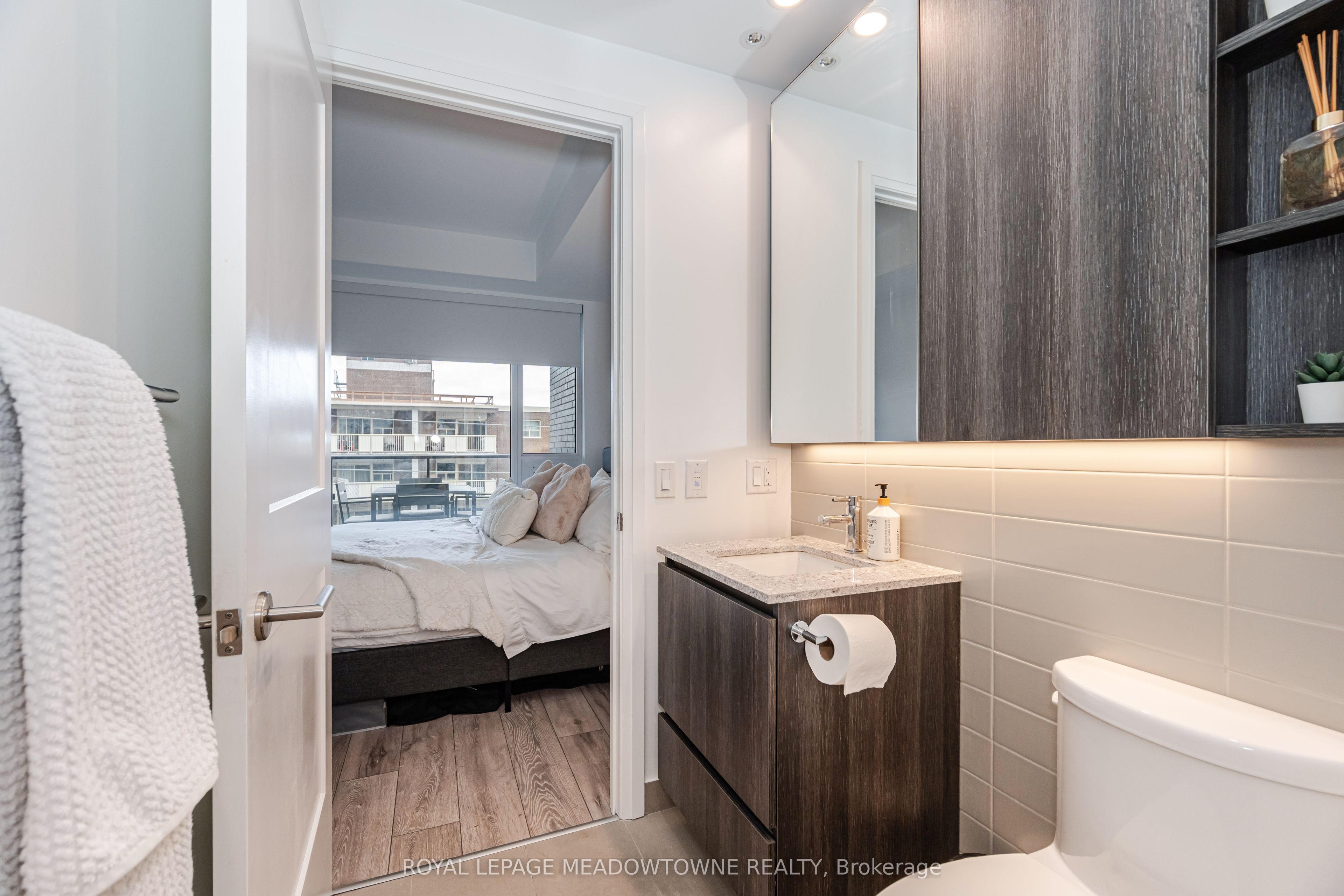 21 Park Street E, #616