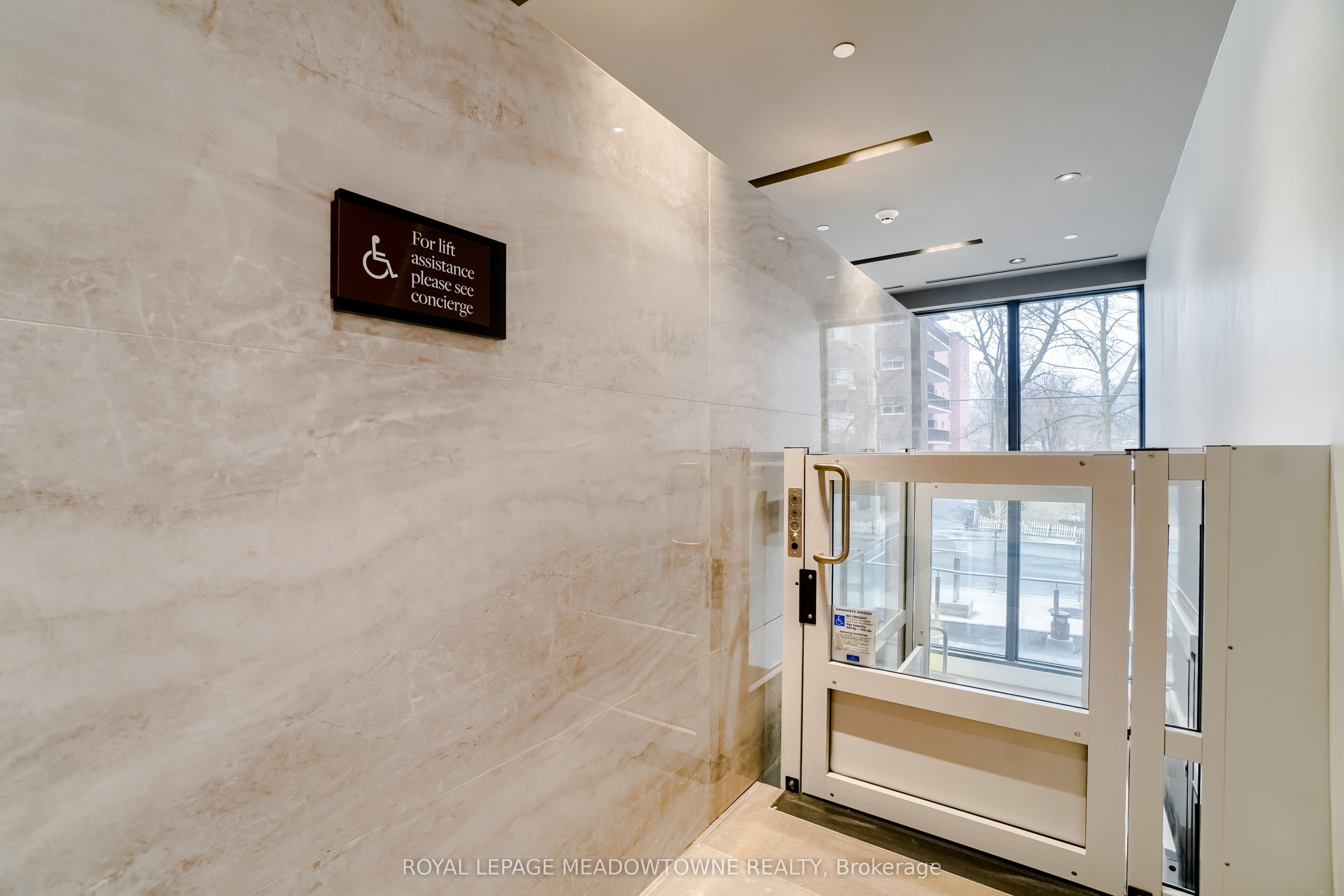 21 Park Street E, #616