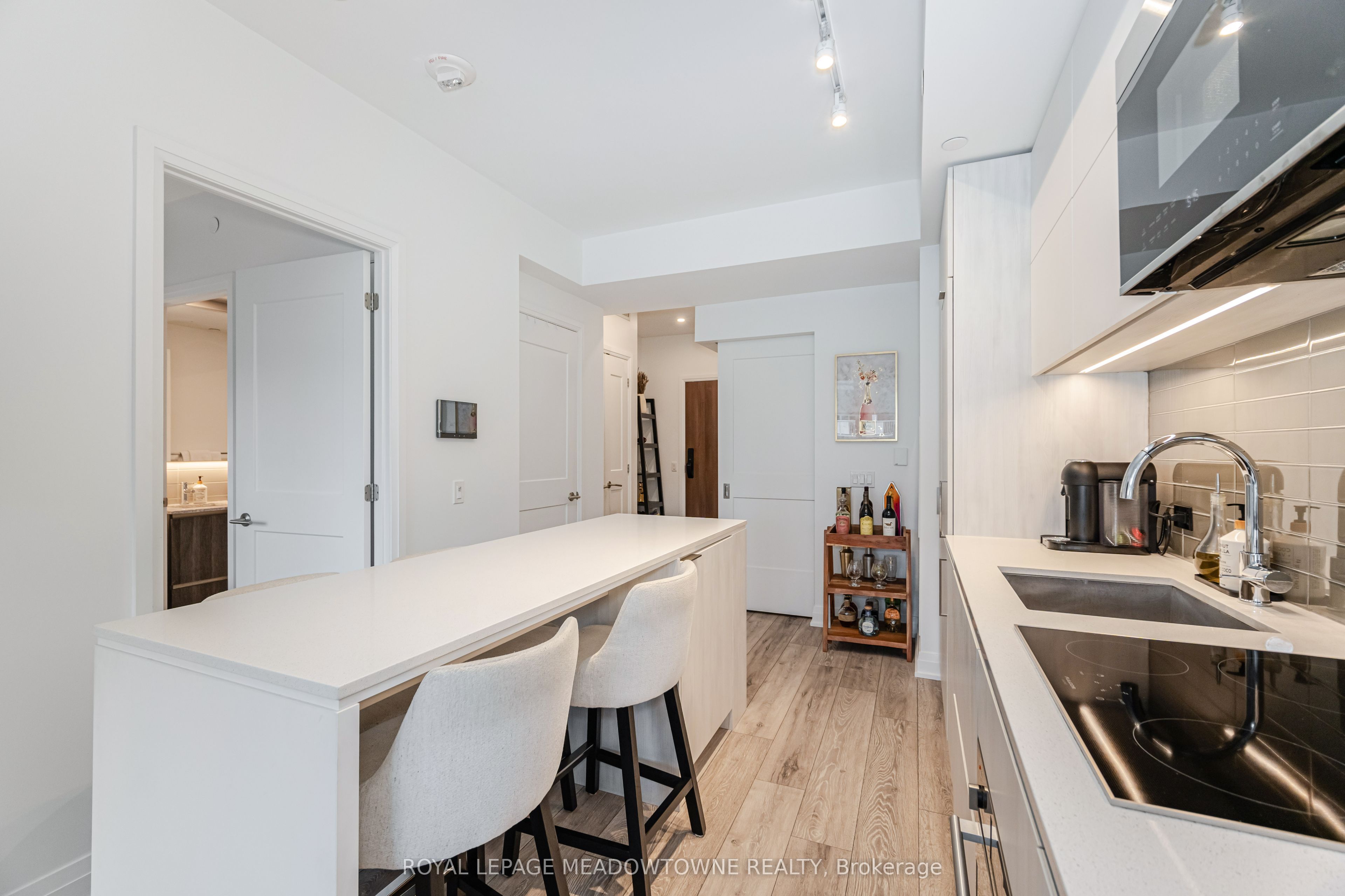 21 Park Street E, #616
