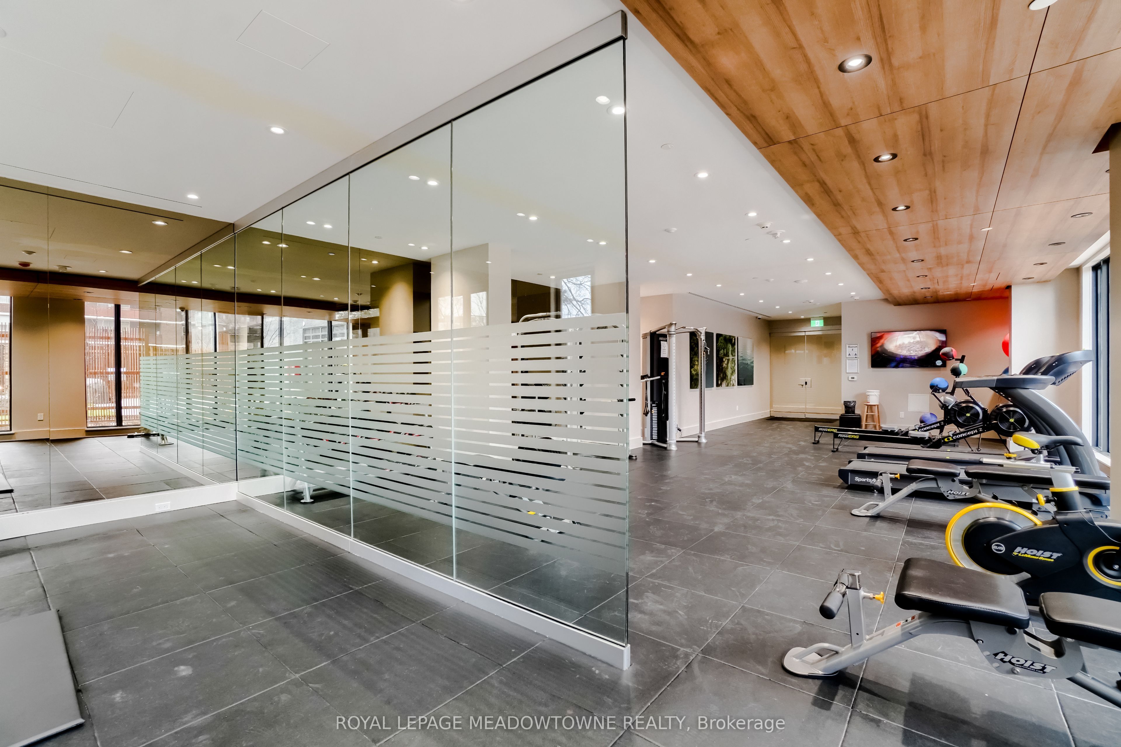 21 Park Street E, #616